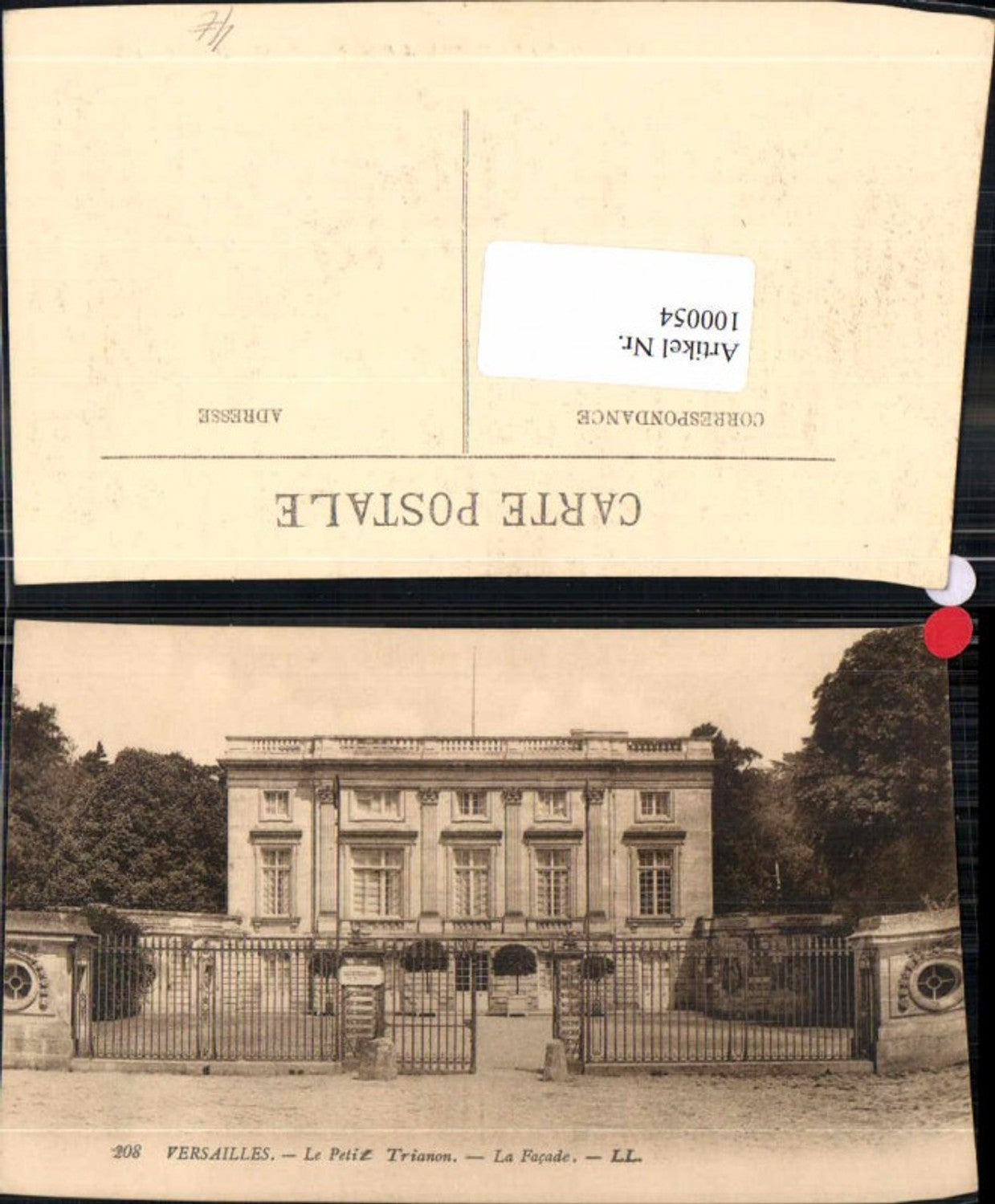 100054,Versailles Le petit Trianon la facade pub LL 208