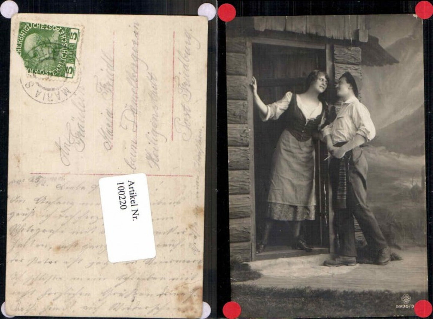 100220,RPH SBW Frau an Tür Tracht Mann Hut