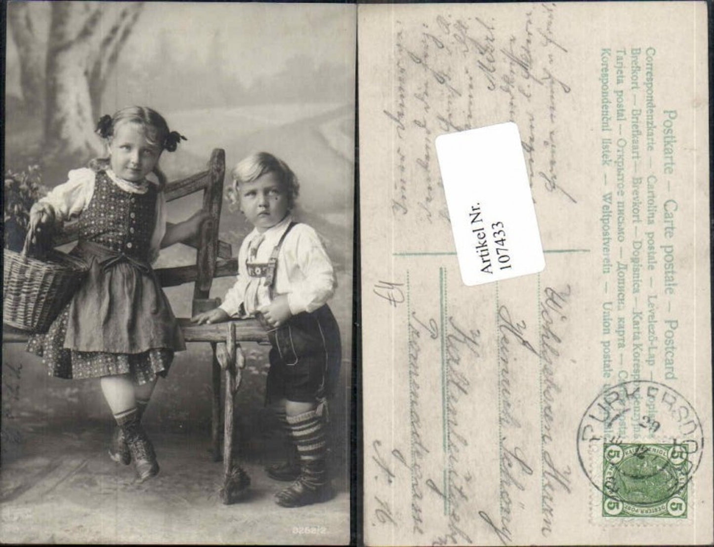 107433,Süsse Kinder Mädchen m. Trachten Korb