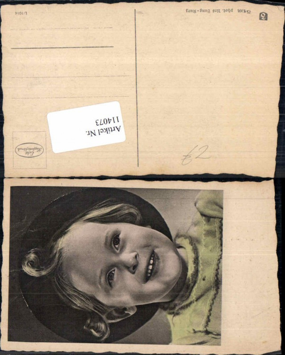114073,Süsses Mädchen mit Hut Hat Locken Frisur