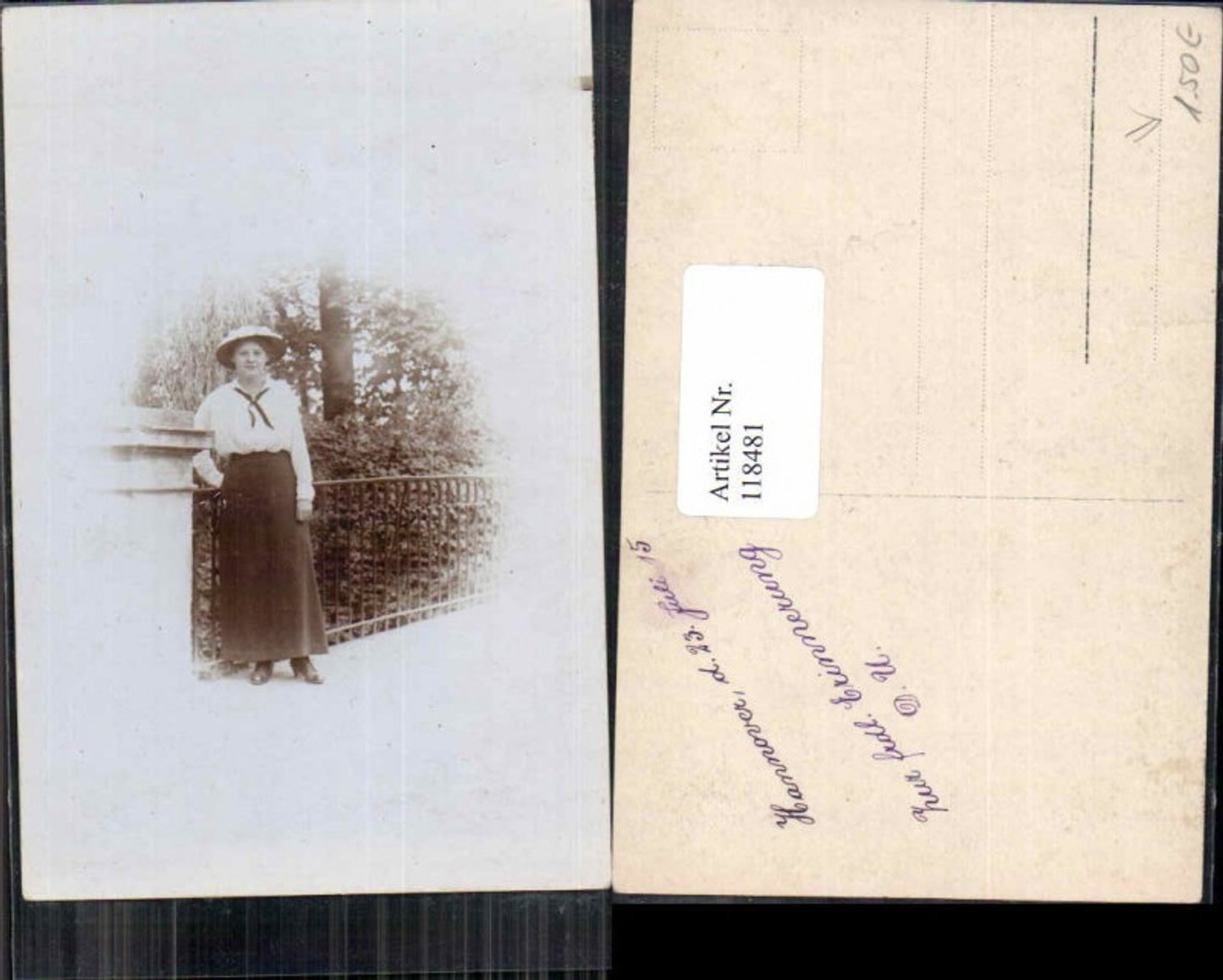 118481,FotoAK Hannover Frau m. Hut in Strasse 1915 Rock Mode