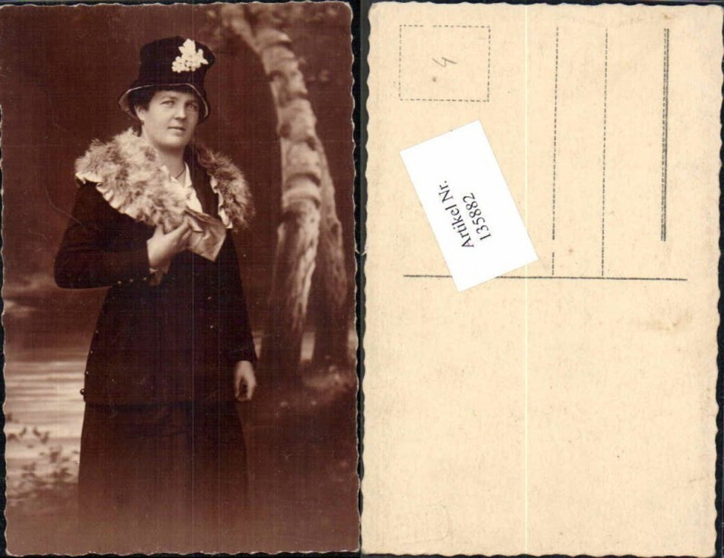 135882,FotoAK Frau m. Hut Fuchsfell Fell Mode