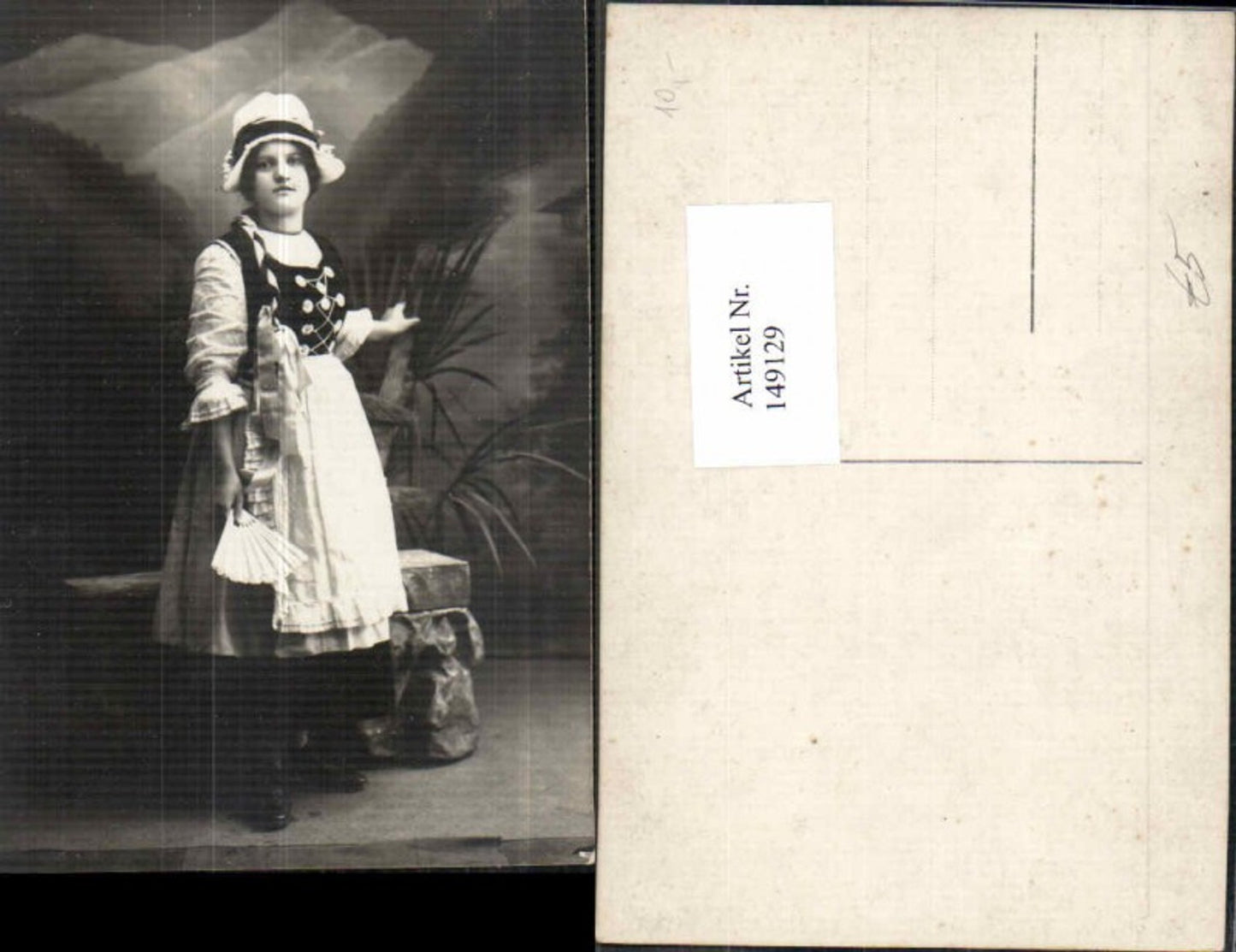 149129,Schöne Frau Fächer Hut Tracht
