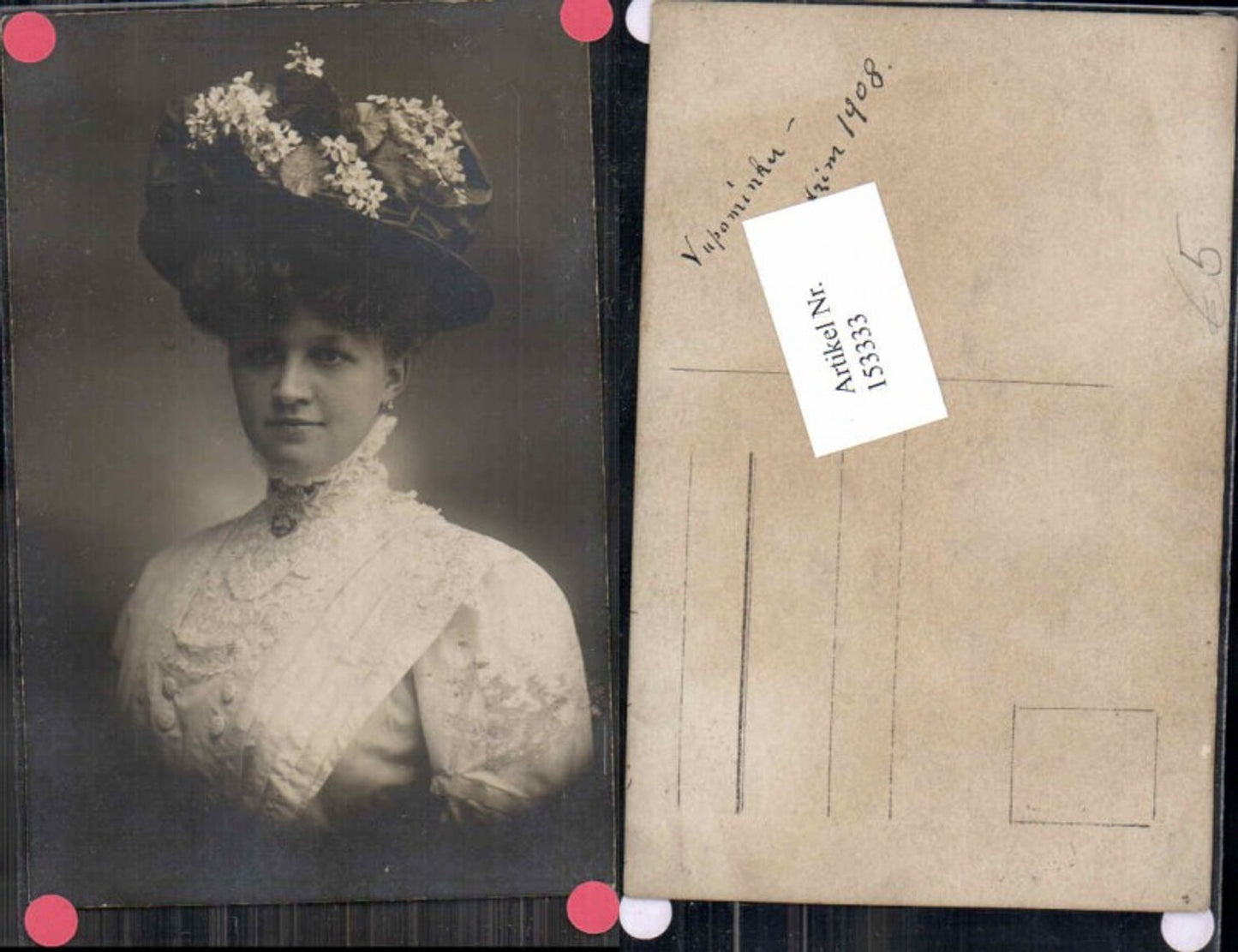153333,Schöne Frau m. Hut Blumen am Hut Hutmode