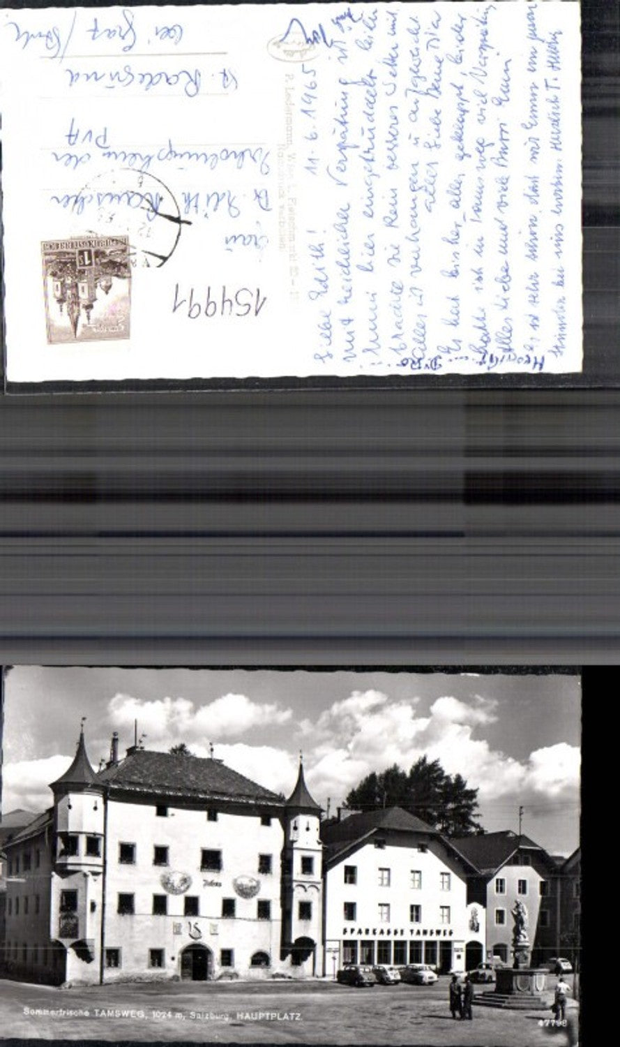 154991,Tamsweg Hauptplatz Rathaus Sparkasse Brunnen Automobile Personen 1965