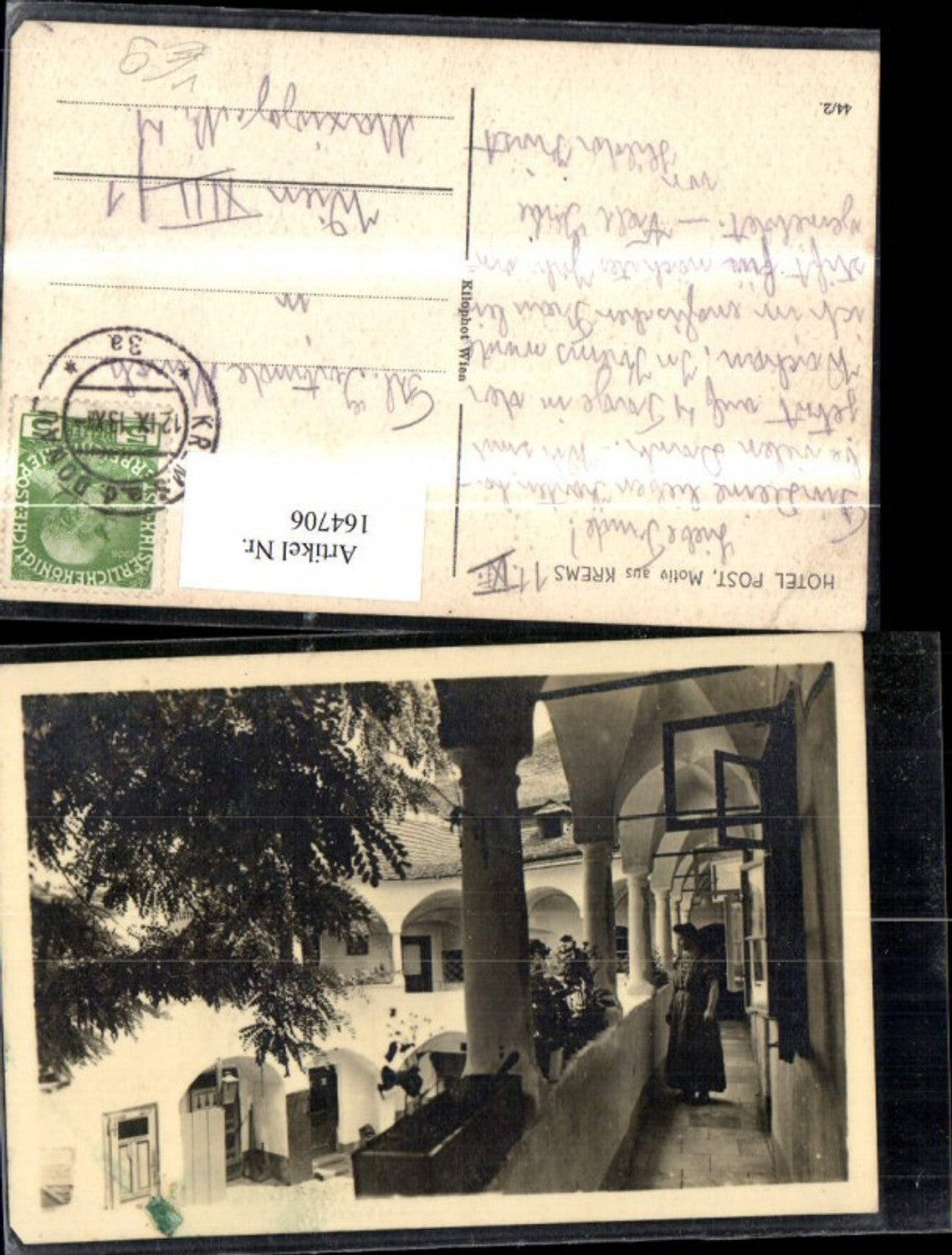 164706,Krems Ansicht Hotel Post Torbögen Arkadenhof Innenhof m. Frau 1912 pub Kilophot