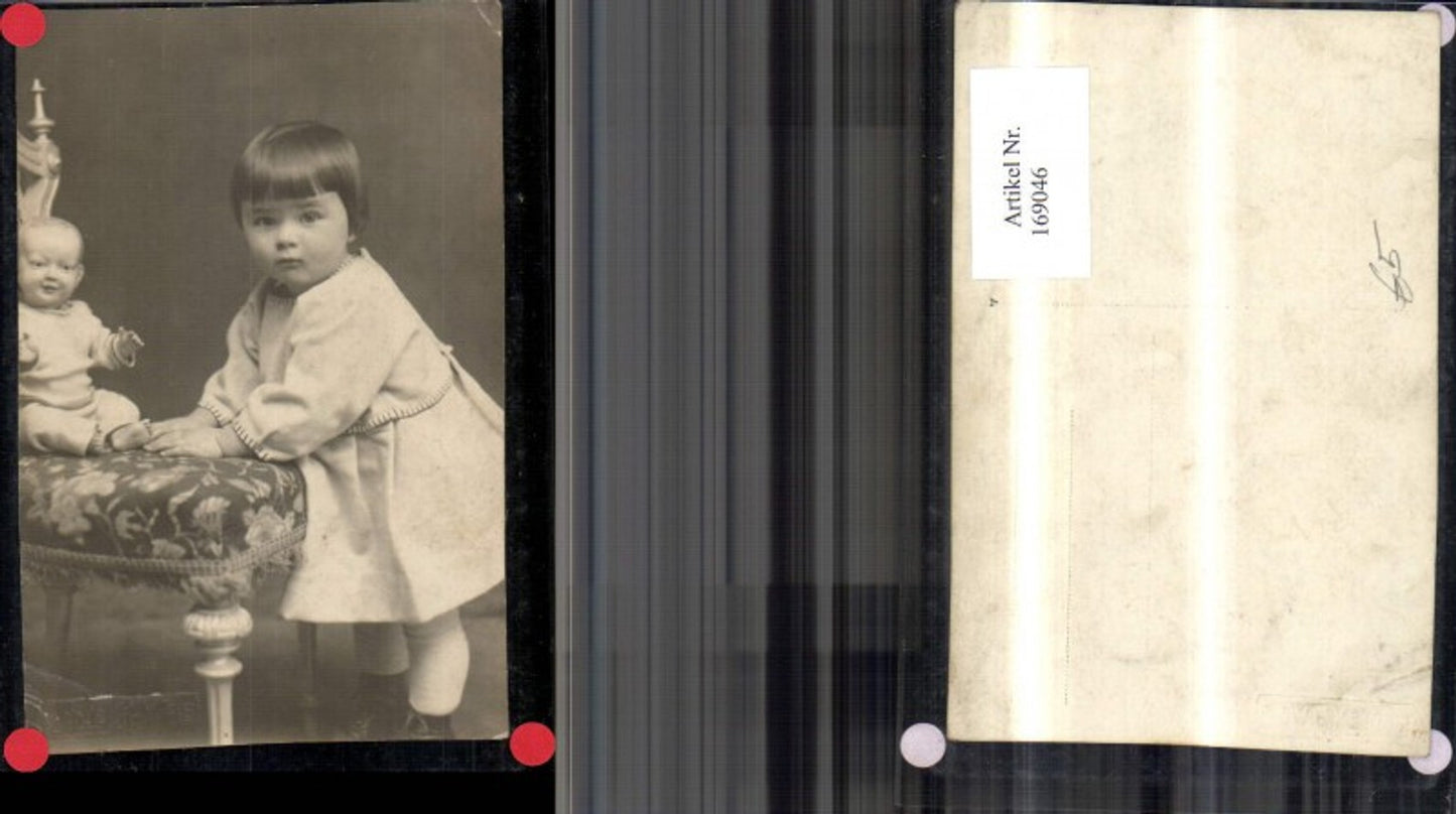 169046,Foto Kind Mädchen m. Puppe Spielzeug