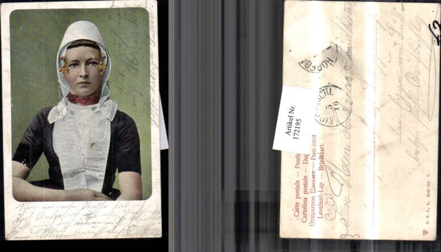 172195,Frau mit Kette und Haube Portrait
