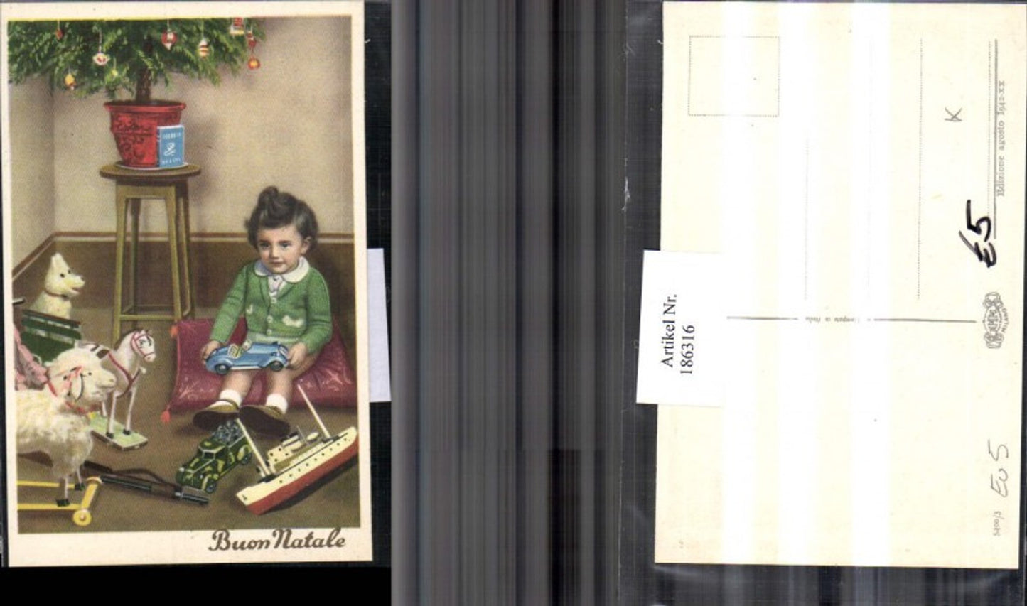 186316,Kind m. Spielzeug Auto Schiff Pferd Schaft Weihnachtsbaum