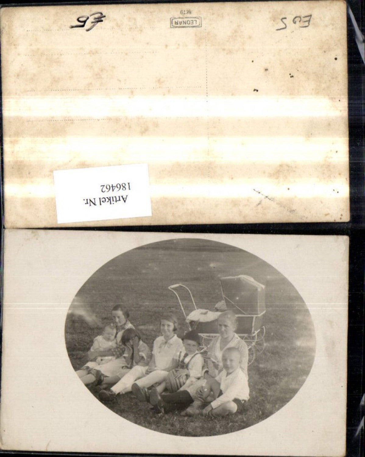 186462,Foto Ak Kind Kinder Frau m. Kinderwagen a. Wiese
