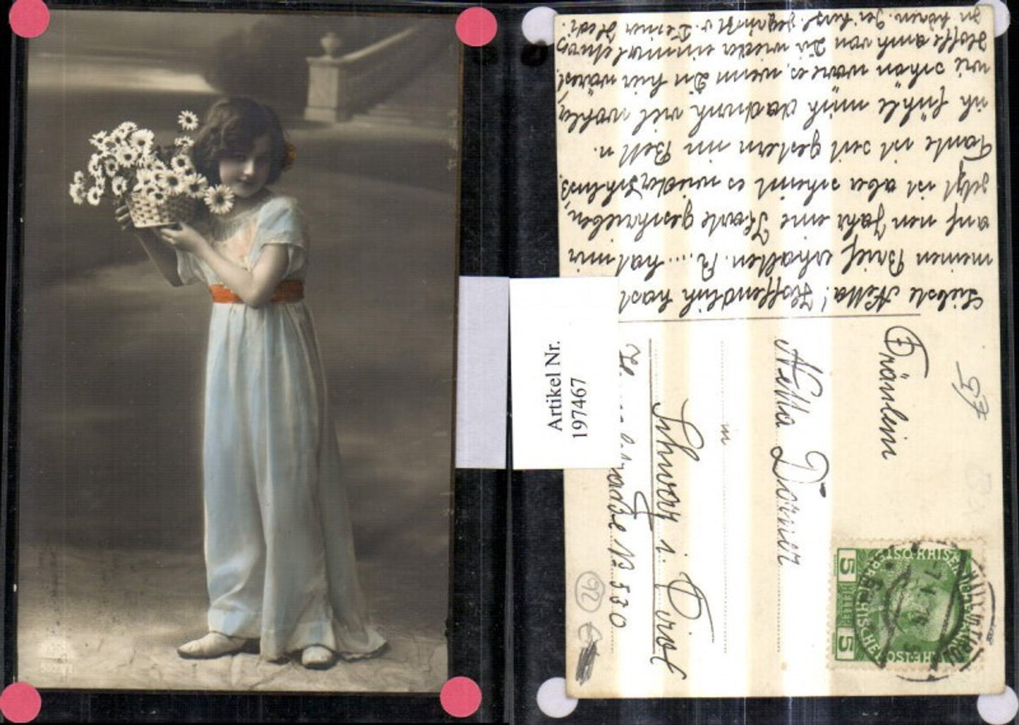197467,Kind Mädchen m. Kleid Korb m. Blumen