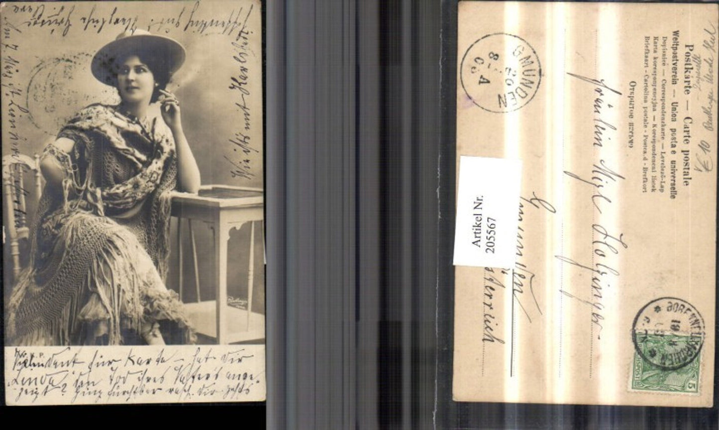 205567,Frau m. Kleid Mode Hut Tuch b. Rauchen Zigarette pub Reutlinger Paris