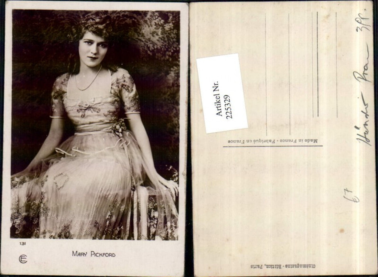 225329,Schauspielerin Mary Pickford im Kleid