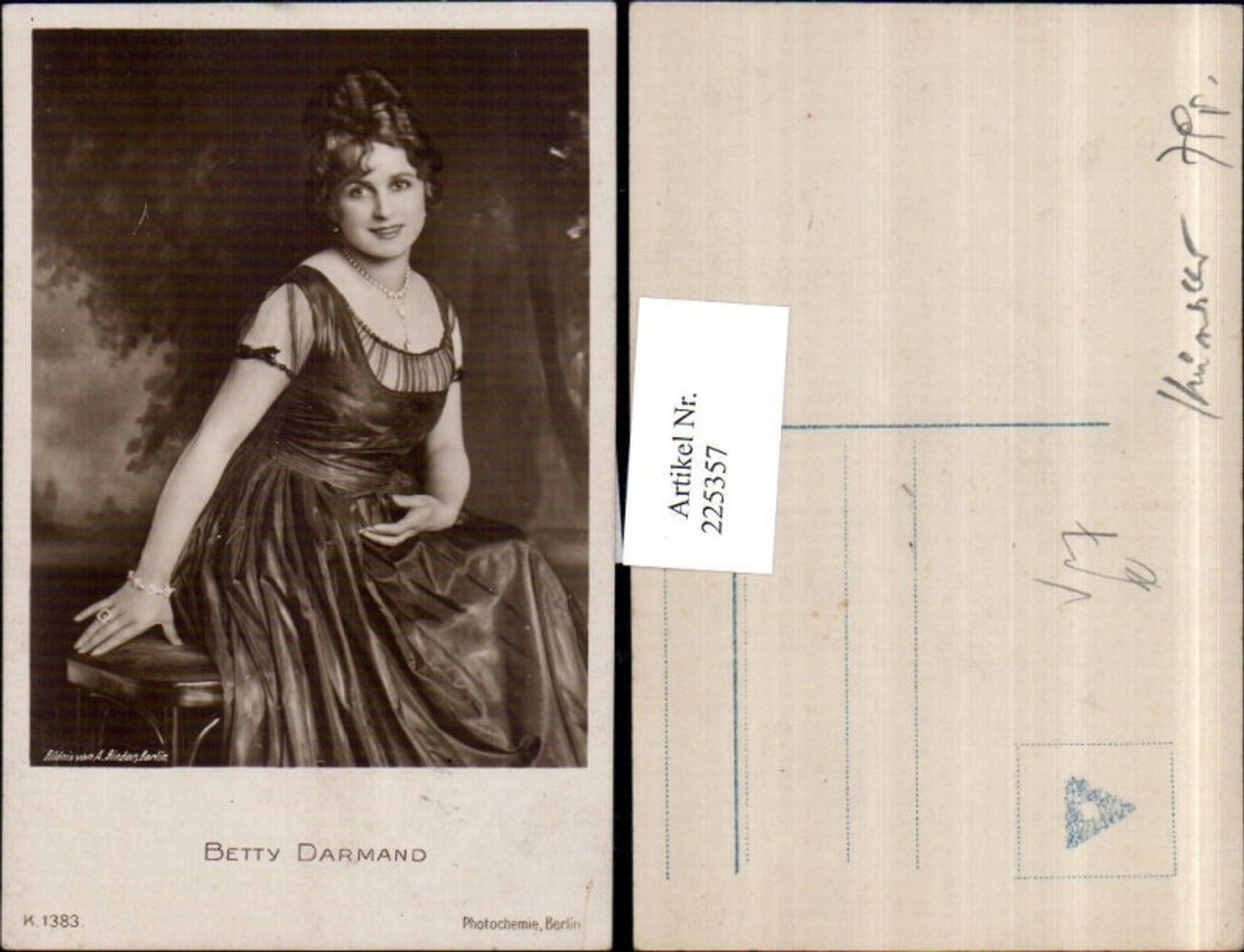225357,Schauspielerin Betty Darman Portrait m. Kleid Kette pub Photochemie Berlin 1383