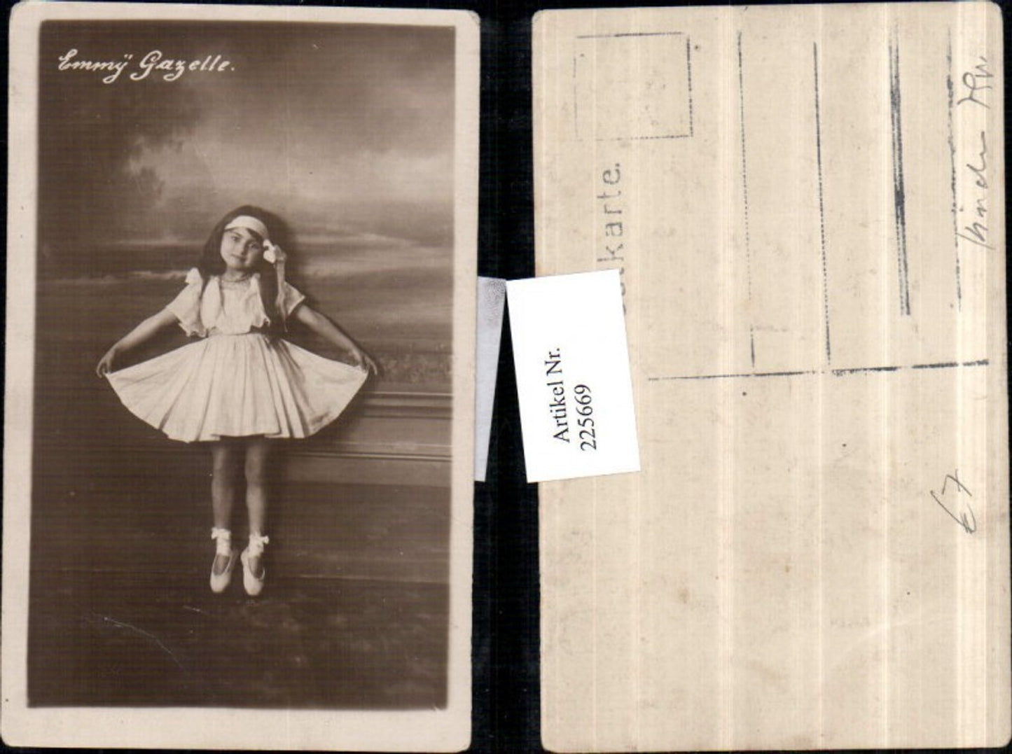 225669,Emmy Gazelle Mädchen m. Kleid Schleife Ballerina