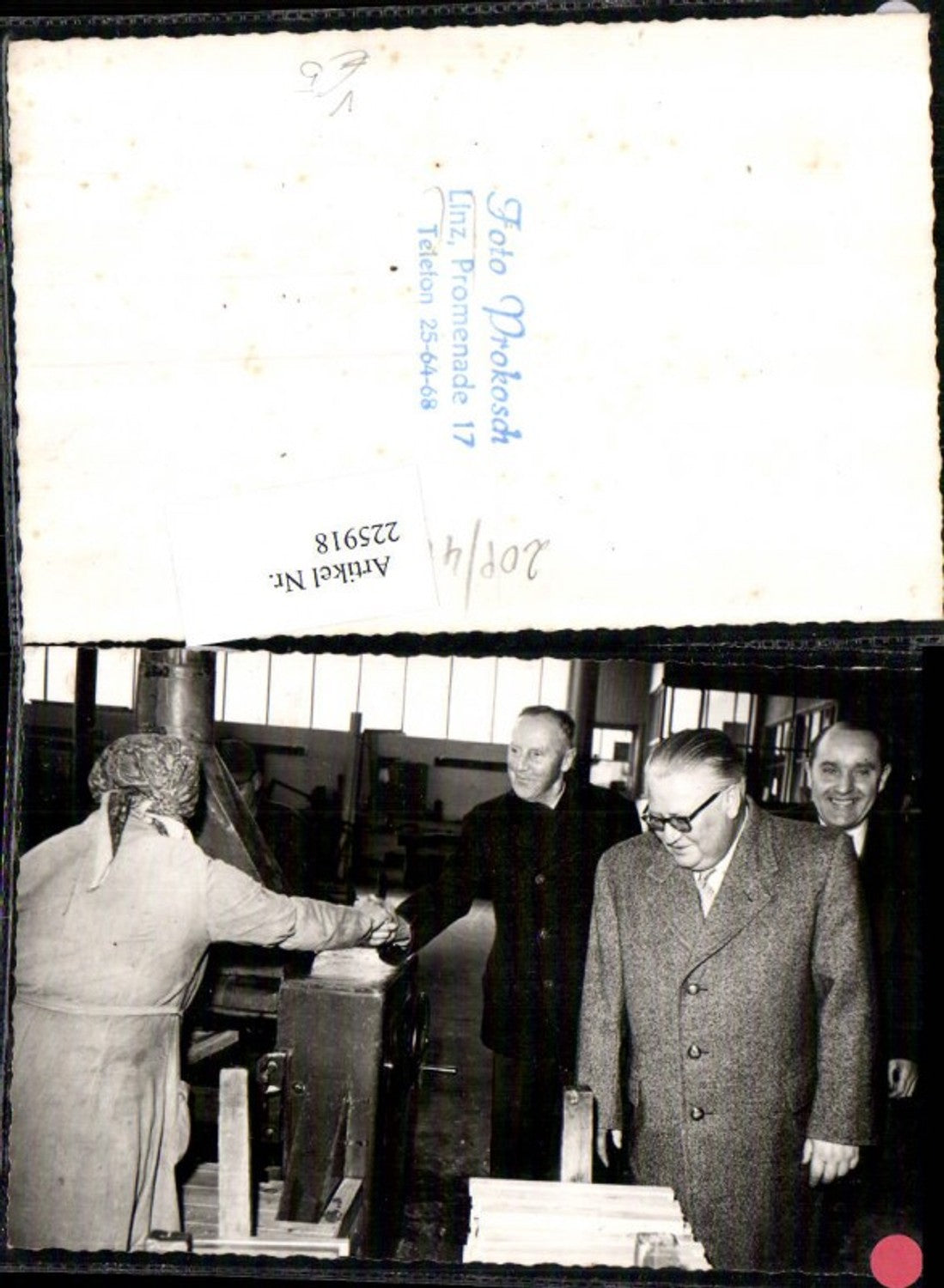 225918,Foto Linz a. d. Donau Werkstatt Männer pub Foto Prokosch Linz