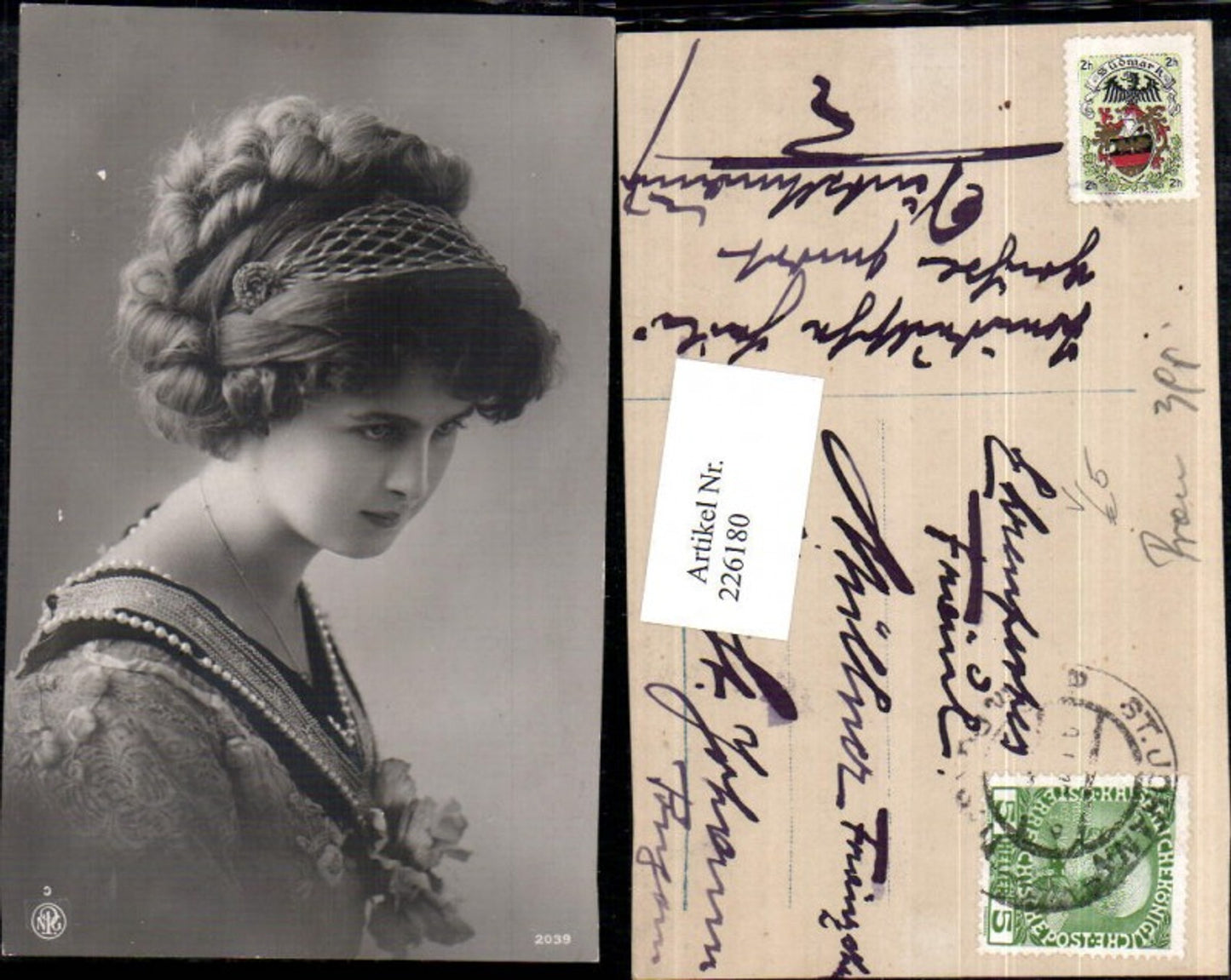 226180,Frau m. Haarschmuck Haarreif Kette Portrait pub NPG 2039