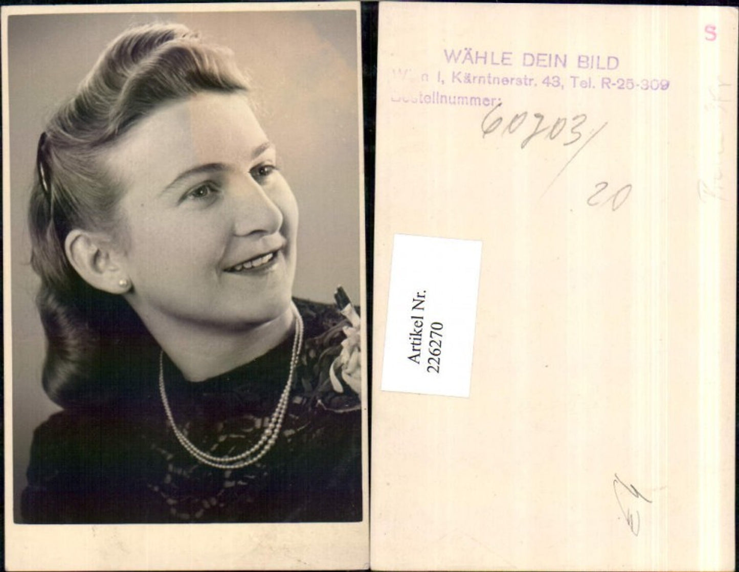 226270,Frau Mädchen m. Ohrringe Perlenkette Portrait