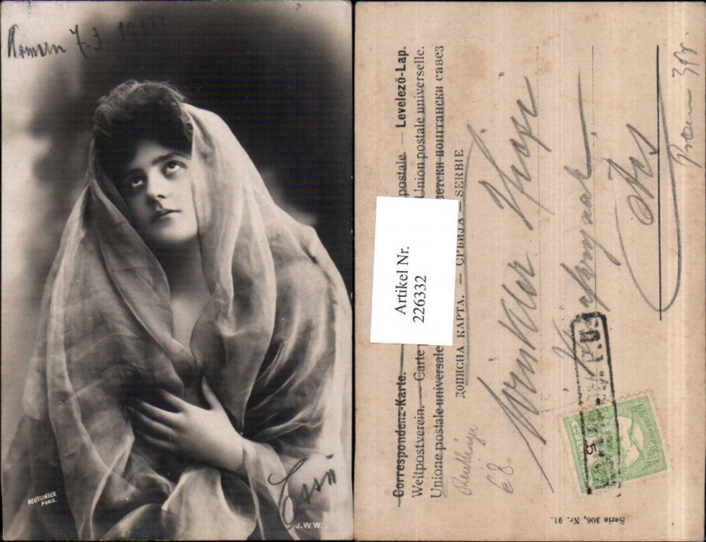 226332,Frau m. Tuch Kopftuch Portrait pub Reutlinger Paris