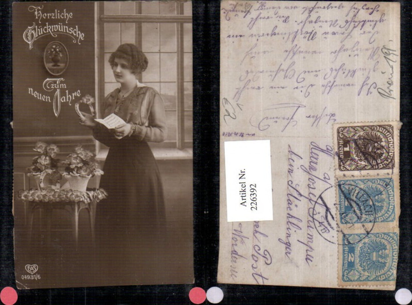 226392,Neujahr Frau m. Bluse Rock Kette Zettel Hufeisen Klee pub EAS 04931/6