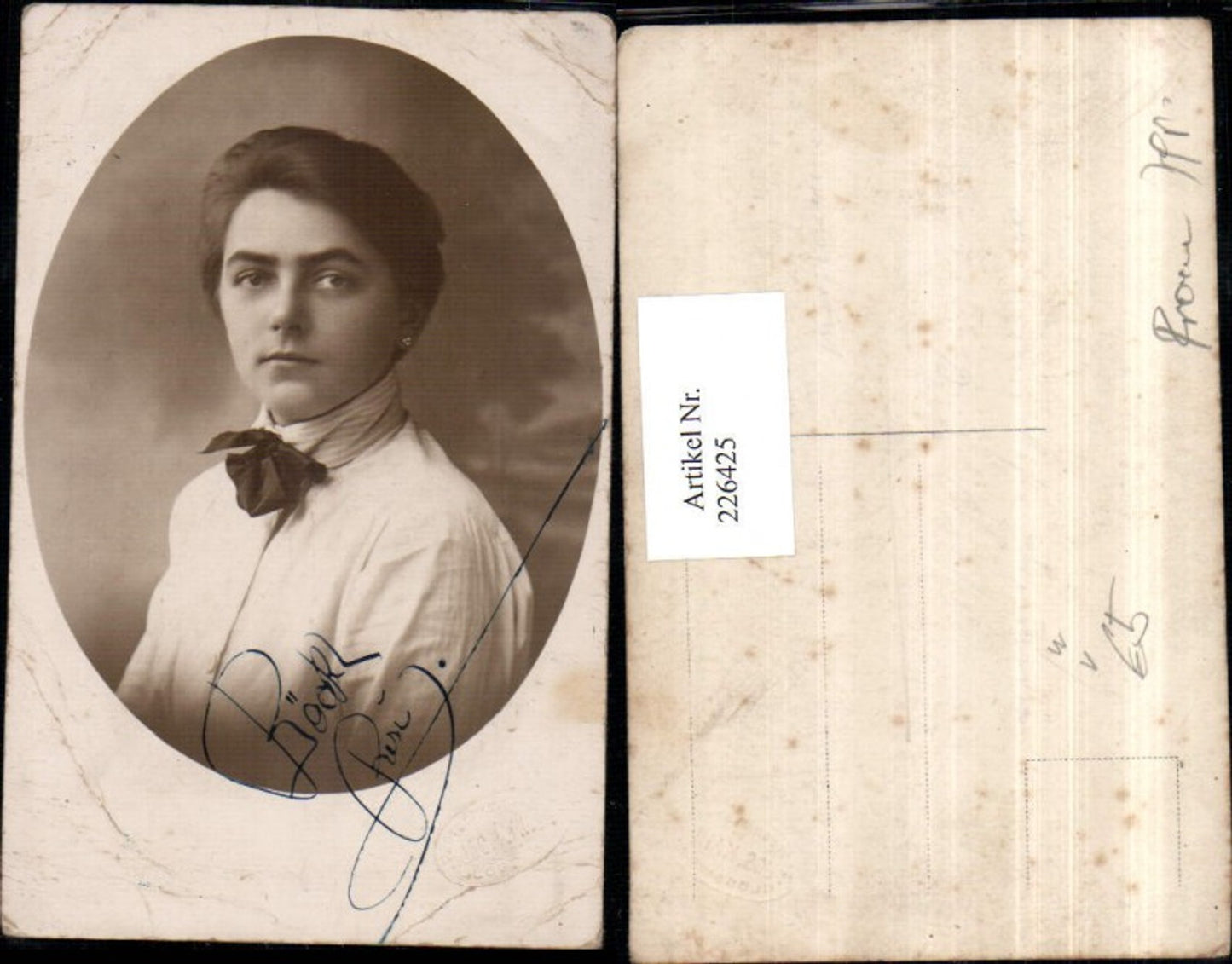 226425,Frau m. Ohrringe Portrait Unterschrift Böckl Resi pub Kahl Gloggnitz