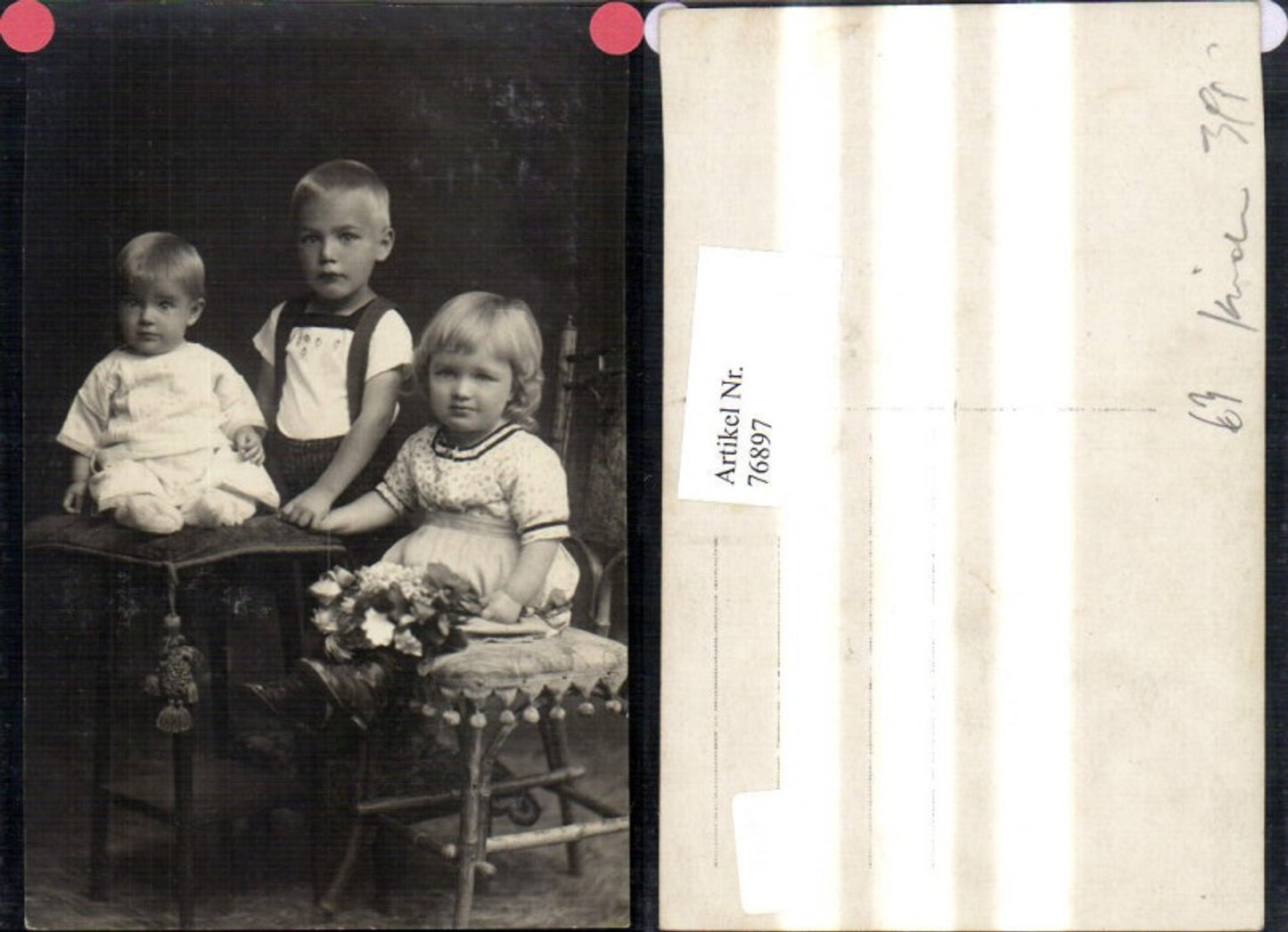 76897,Foto Kinder Blumen Strauß