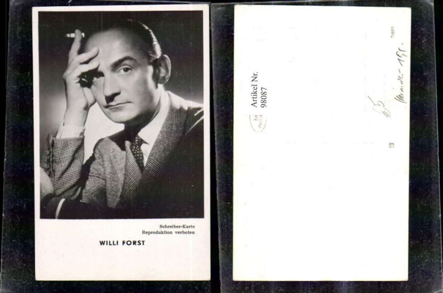 98087,Foto Ak Willi Forst Schauspieler Zigarette