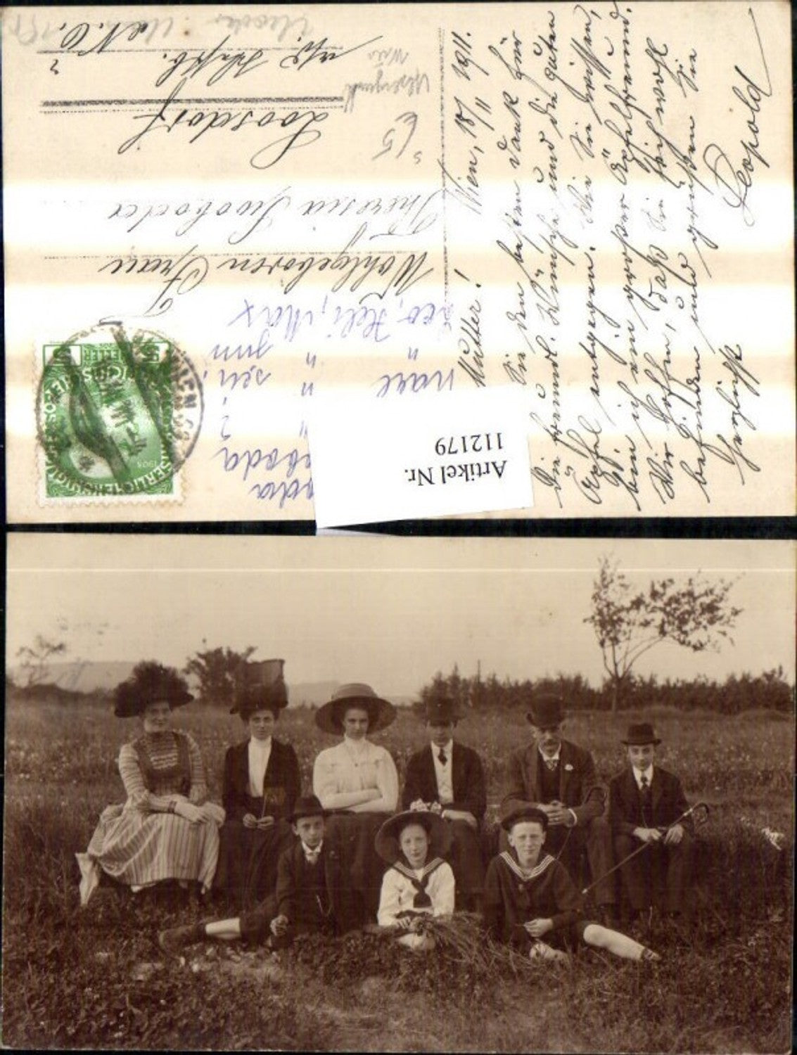 112179,Frauen u. Männer m. Hut Matrosenanzug Gruppenbild a. Wiese 1911 Stempel Alsergrund Wien