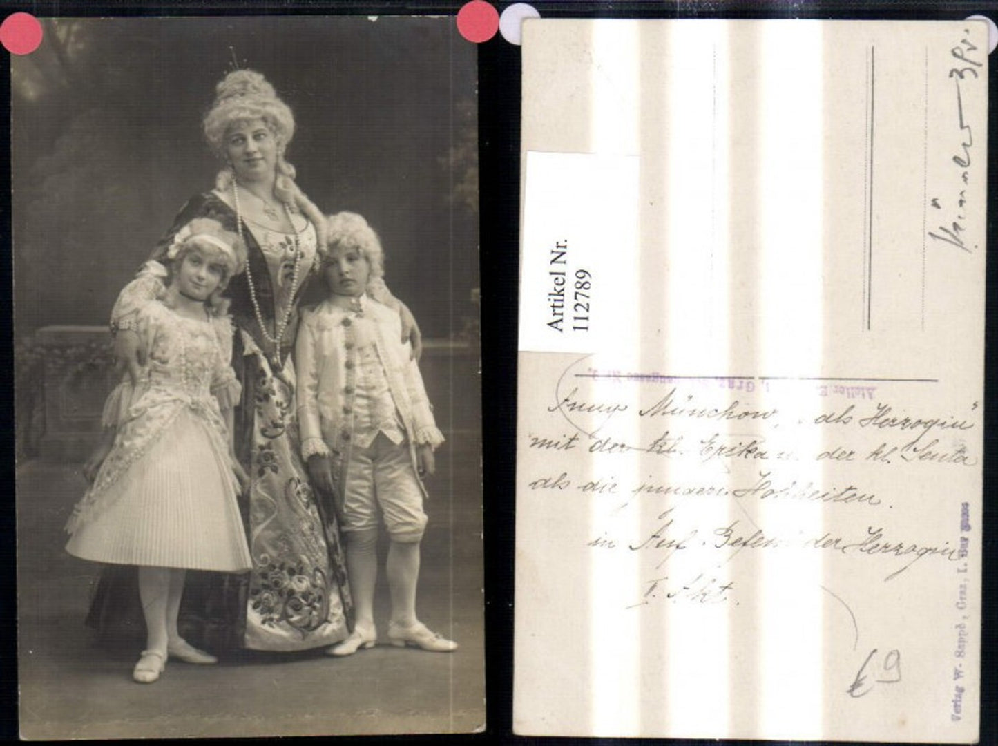 112789,Foto Ak Schauspielerin Mizzi Meinski m. Kinder i. Auf Befehl d. Herzogin Graz