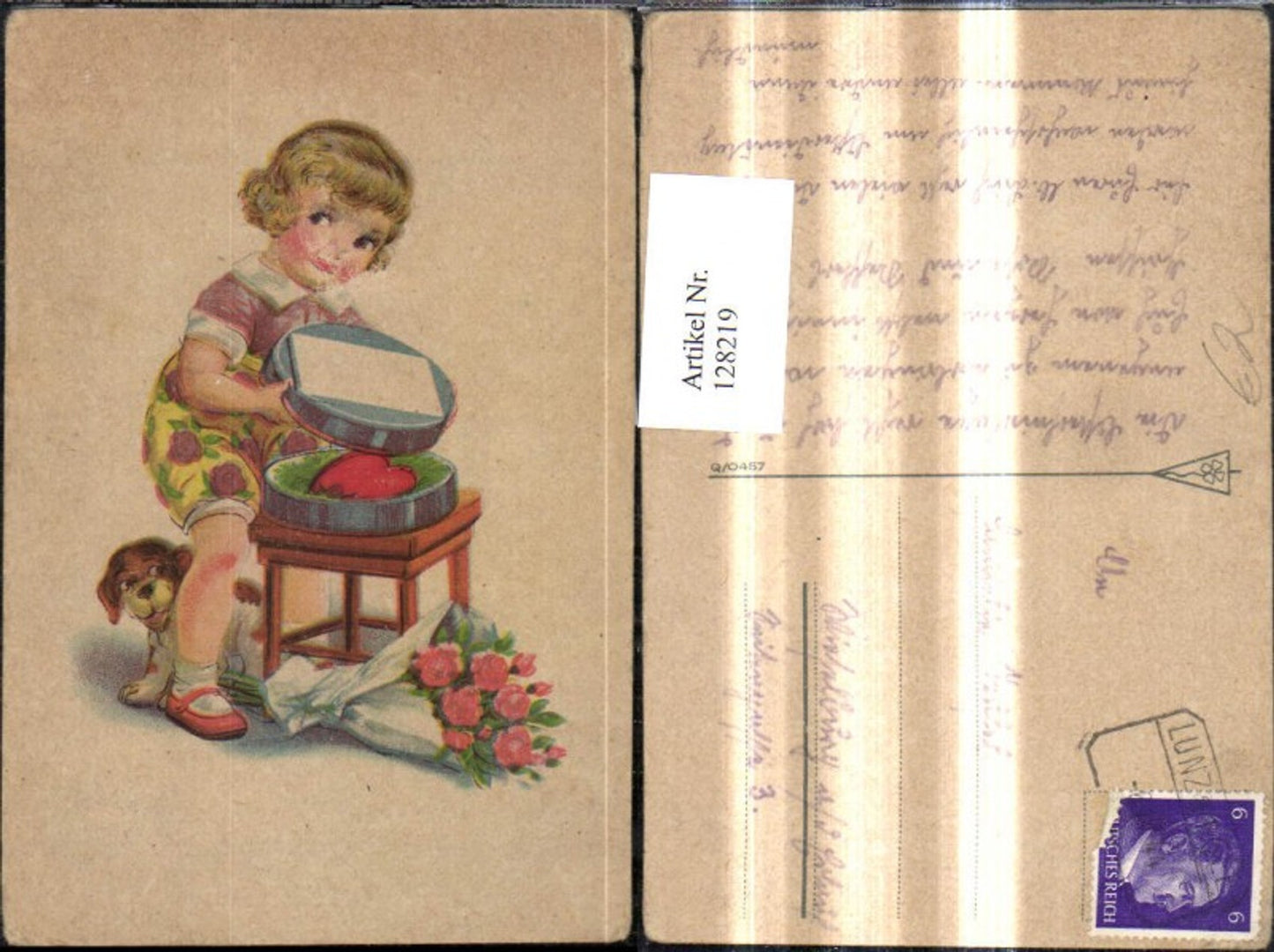 128219,Künstler Ak Mädchen m. Geschenkschachtel Herz Hund Rosen Strauß Blumen