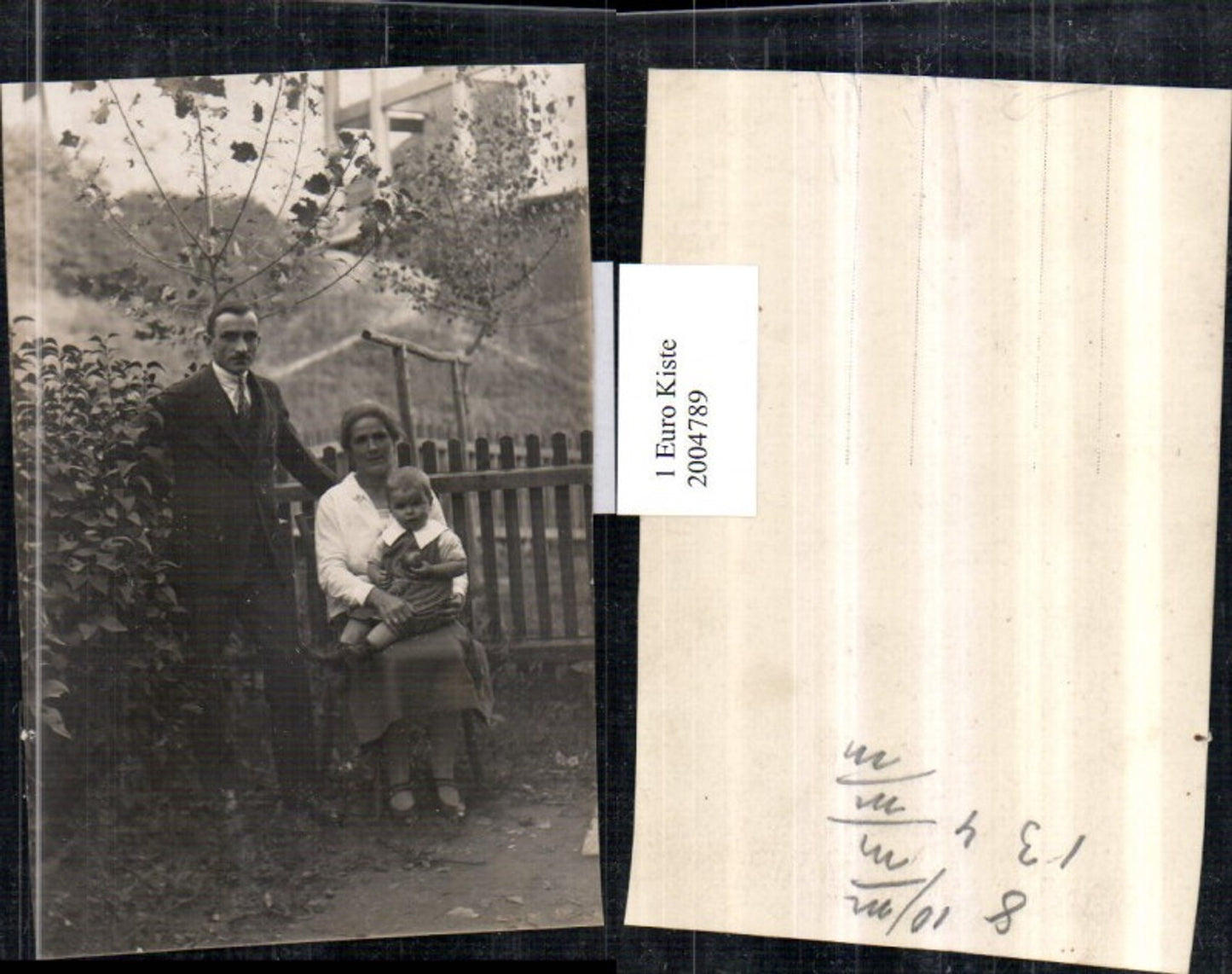 2004789,Foto AK Mann u. Frau m. Kind