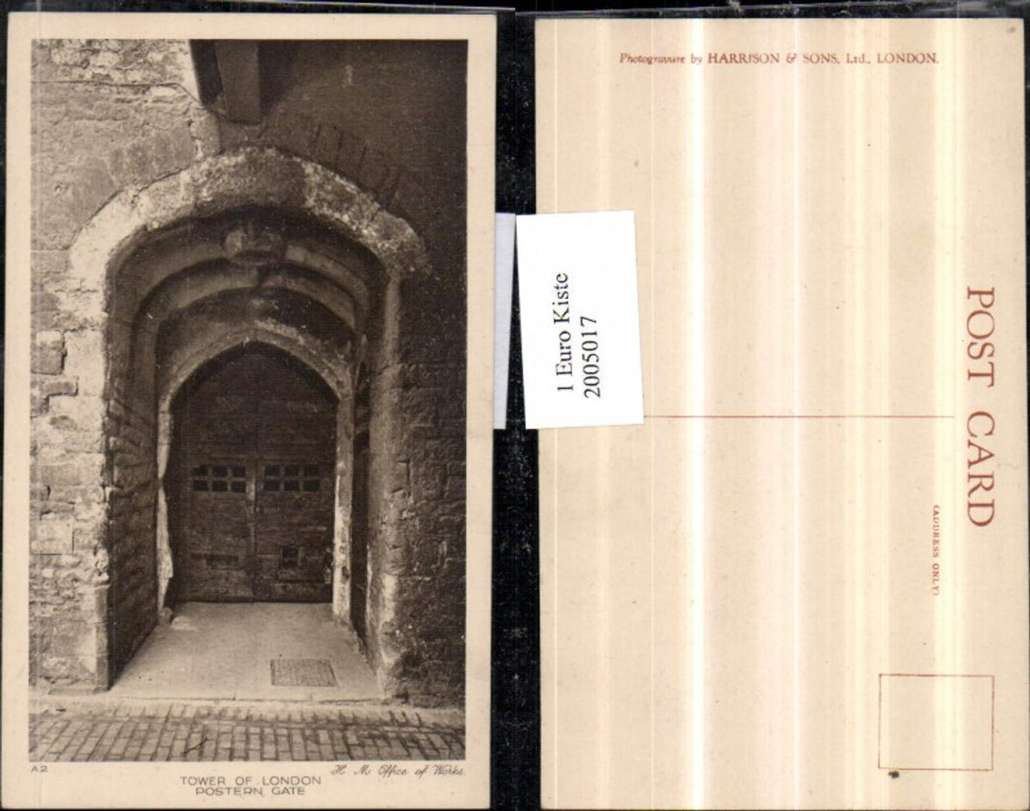 2005017,Tower of London Postern Gate Portal