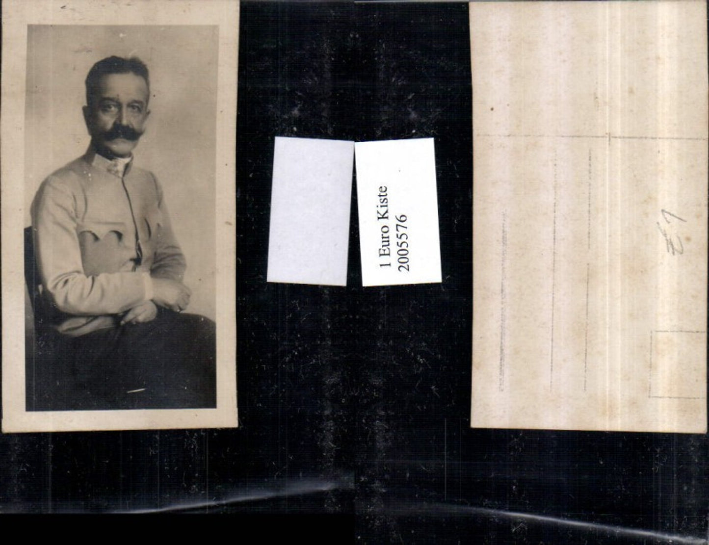 2005576,Foto Mann im Anzug m. Bart Portrait