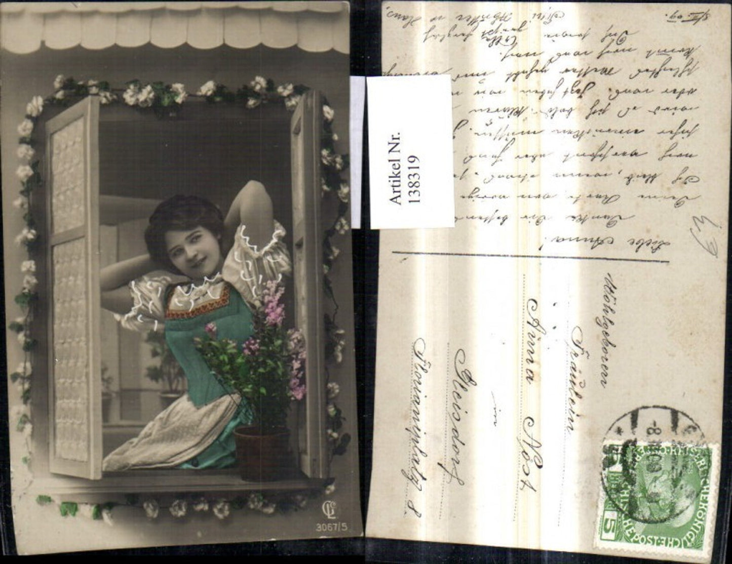 138319,Frau Tracht Dirndl i. Fenster Blumentopf Blumen