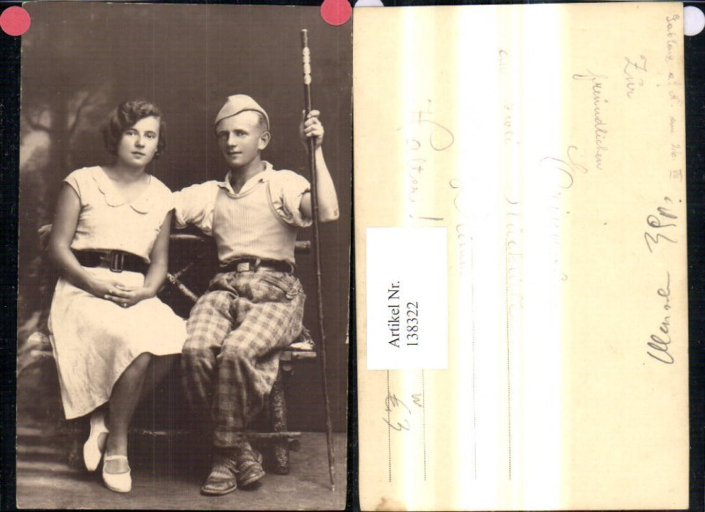 138322,Foto Ak Junge Frau Kleid m. Mann Wanderstock Jablonec nad Nisou Gablonz an der Neiße