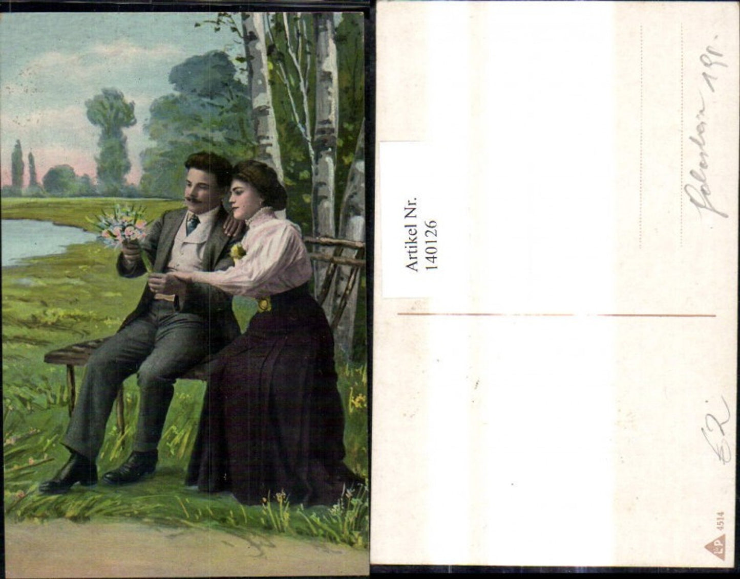 140126,Liebe Paar Liebespaar a. Bank a. Waldesrand Blumen Strauß