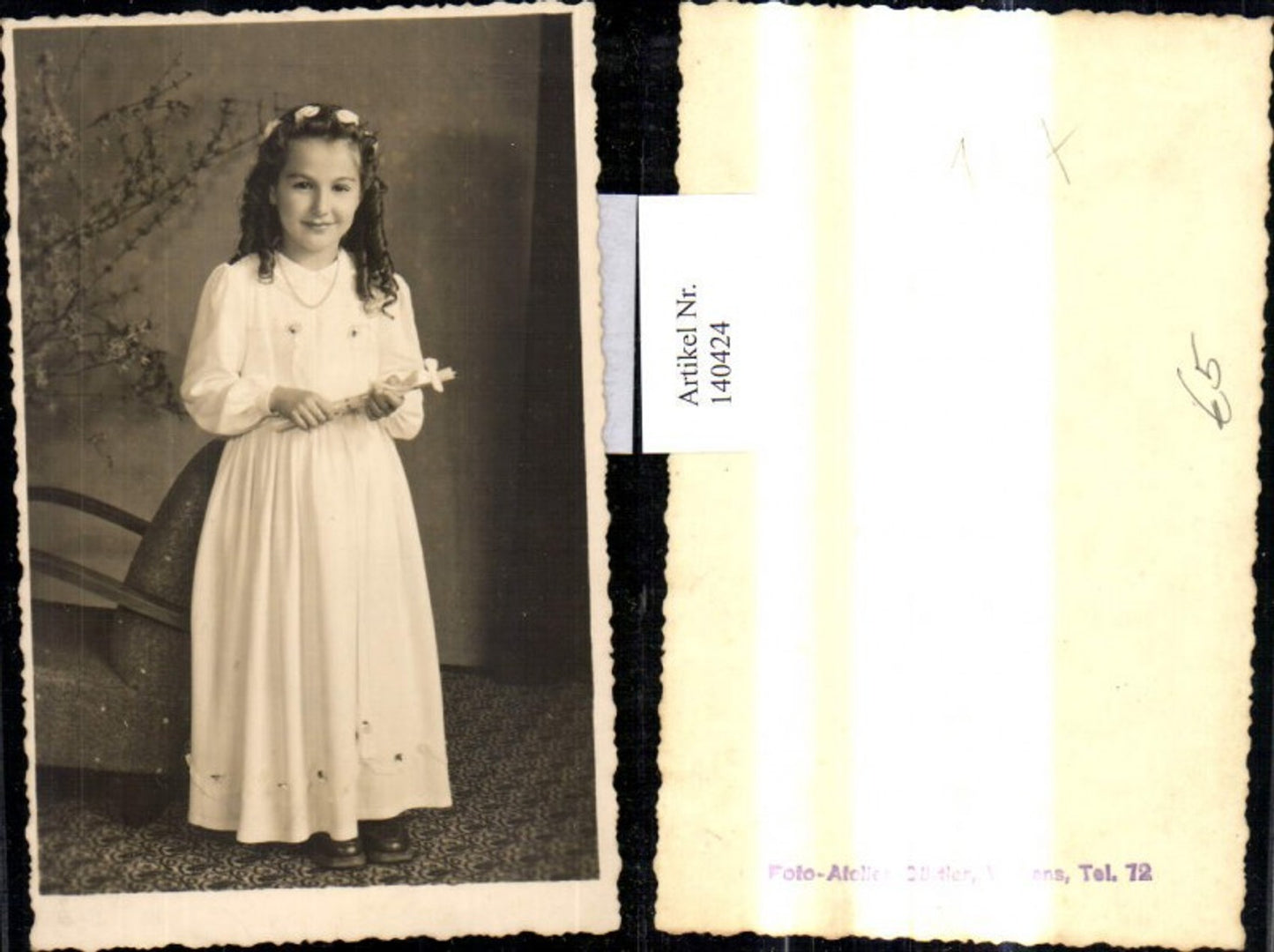 140424,Foto Kind Mädchen Erstkommunion Kleid Kerze Blumen i. Haar