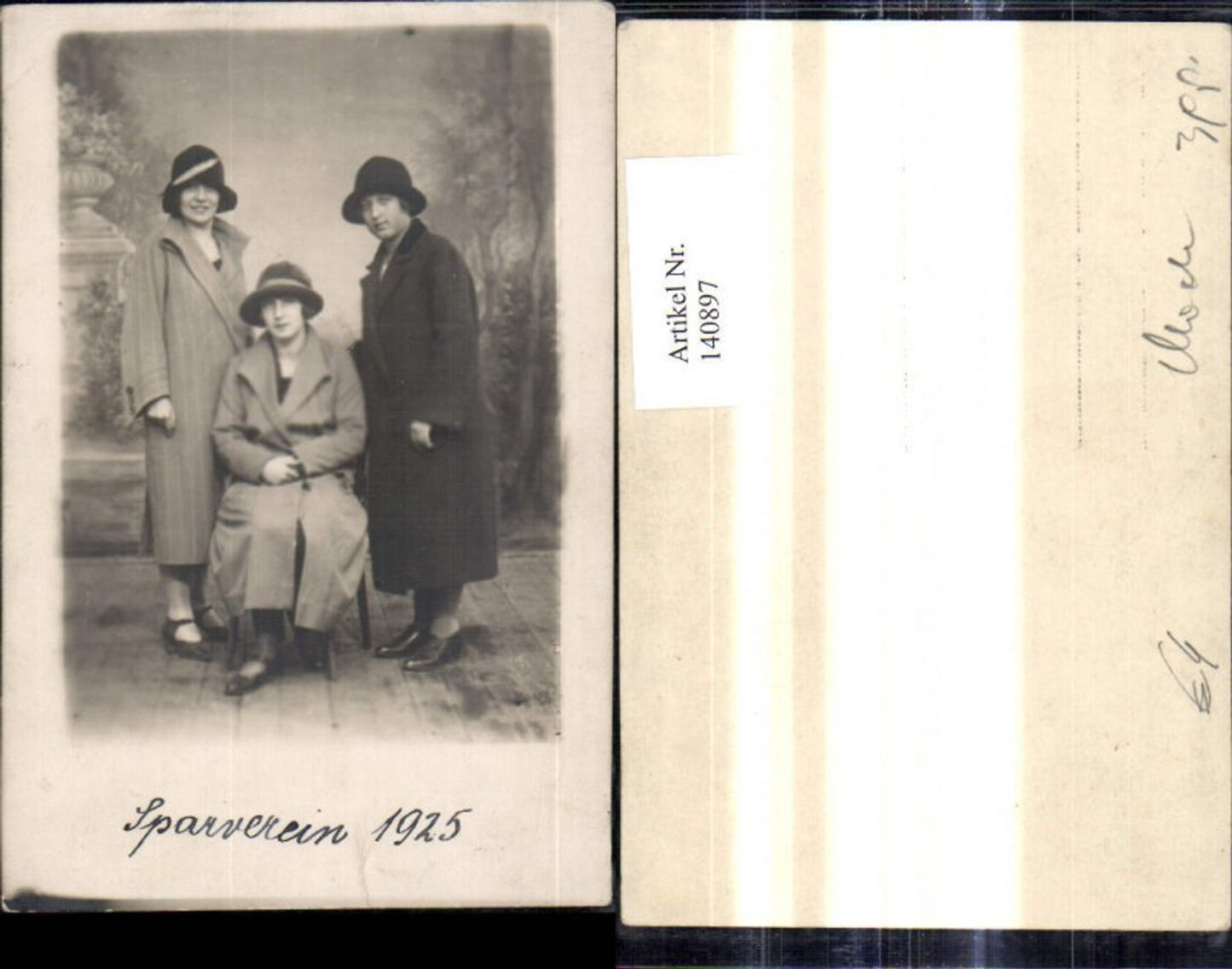 140897,Foto Ak Frauen mit Hut Hat 1925