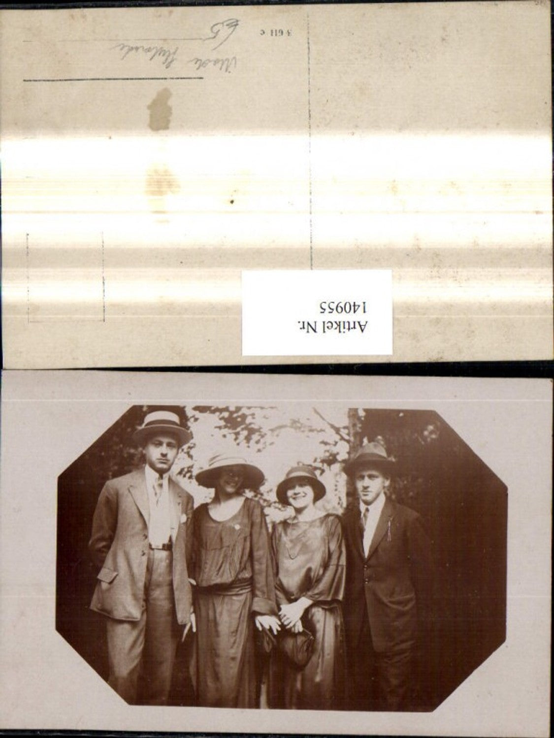 140955,Foto Ak Männer u. Frauen m. Hut Anzug Kleider Mode
