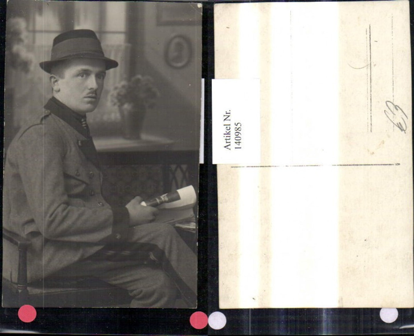 140985,Foto Ak Mann m. Hut Anzug i. Stuhl