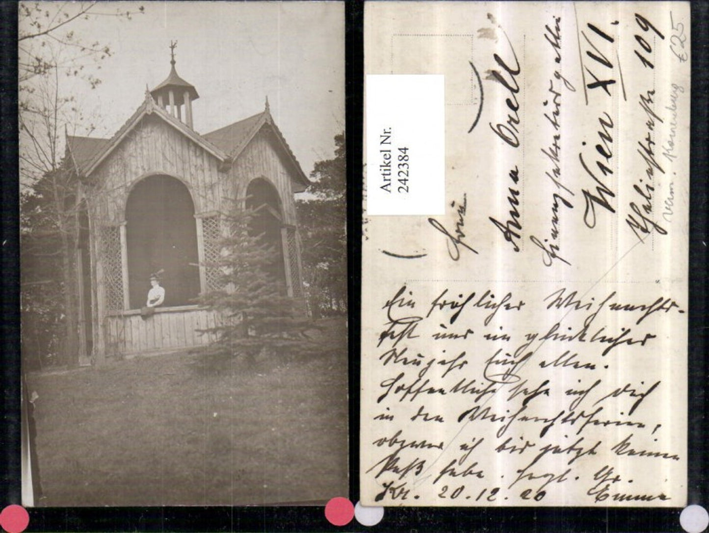 242384,Fotokarte Korneuburg Frau in einen Gartenpavillon