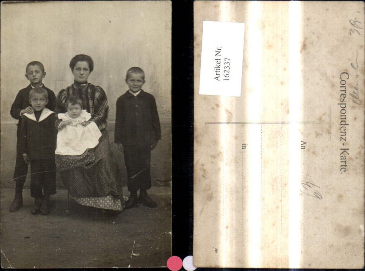 162337,Frau m. Kinder Baby Matrosenanzug