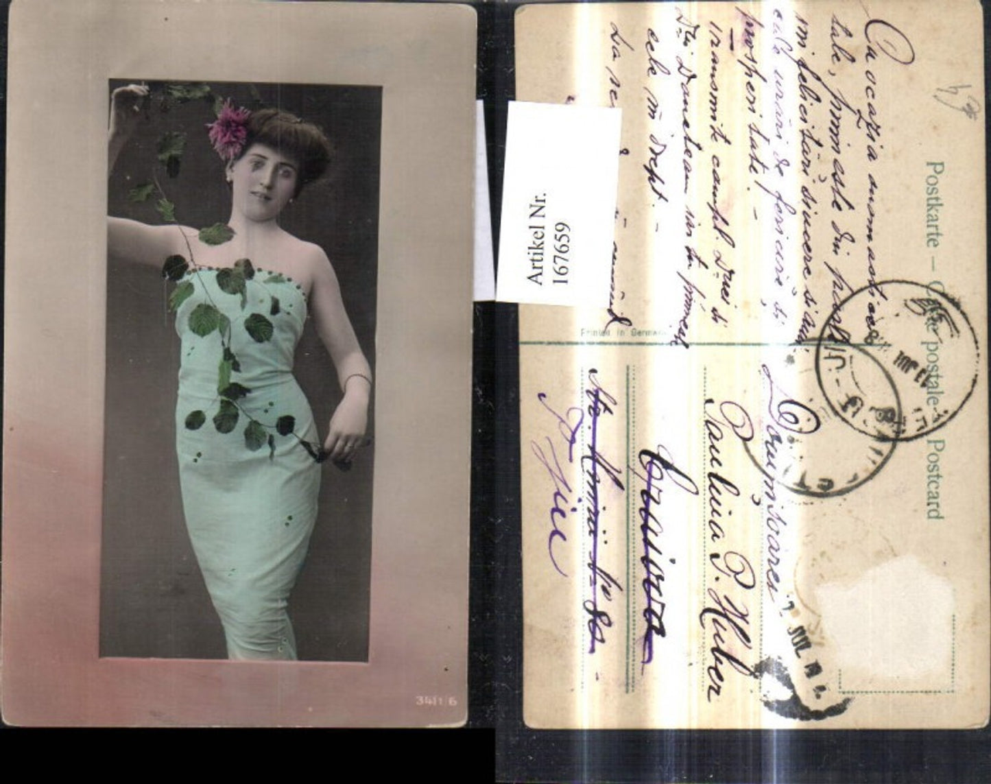 167659,Frau Mode Schulterfreies Kleid Blume i. Haar Zweig i. Hand Passepartout
