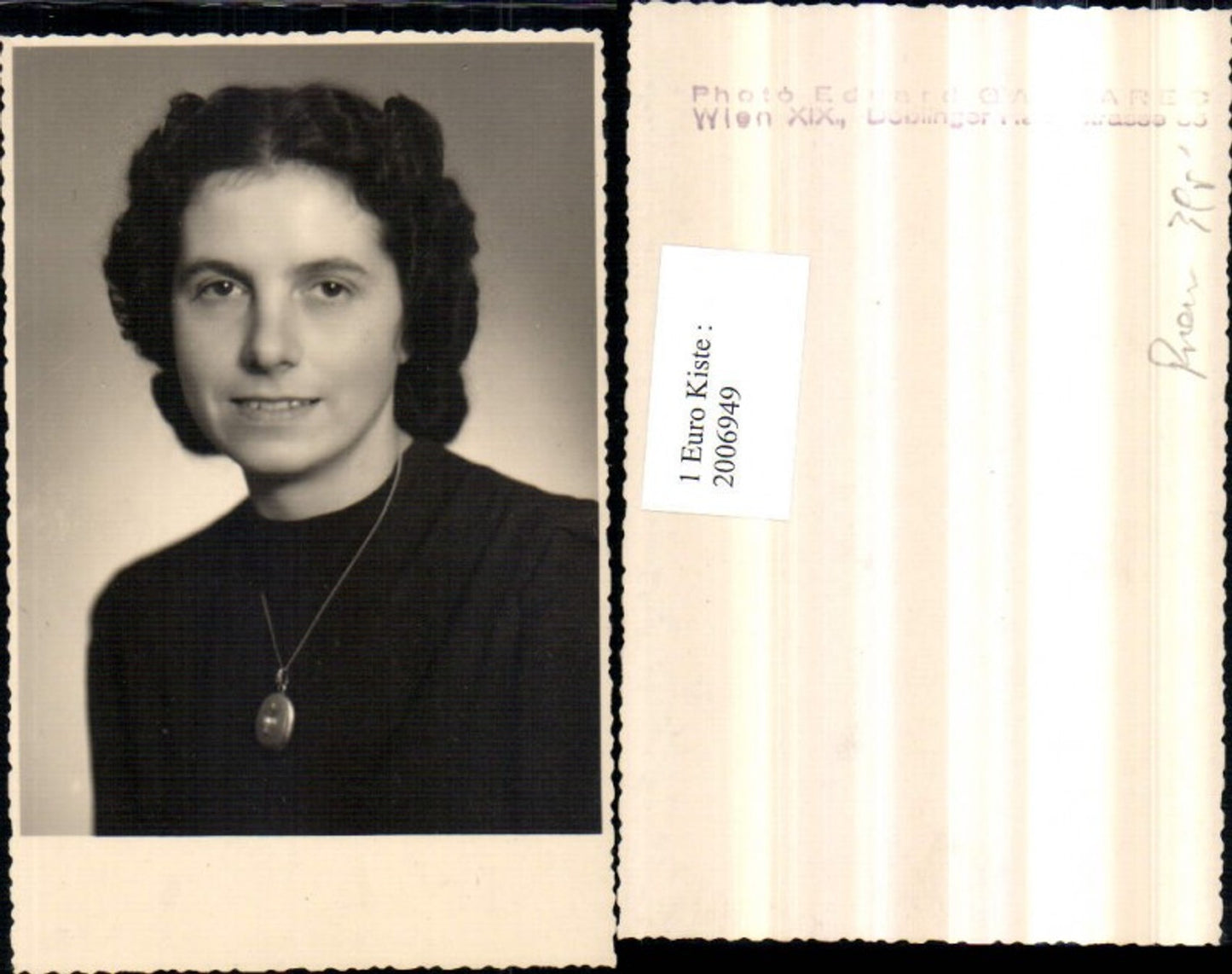 2006949,Foto AK Frau Mädchen m. Kette Portrait pub Foto Eduard Gasparec Wien