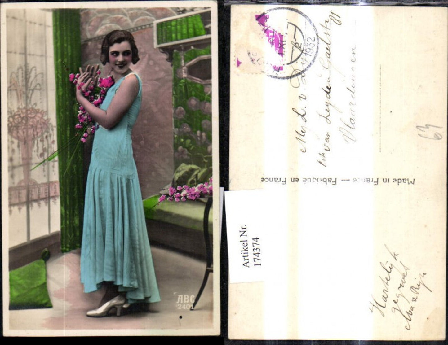 174374,Foto Ak Frau Kleid Pumps Blumen i. Hand