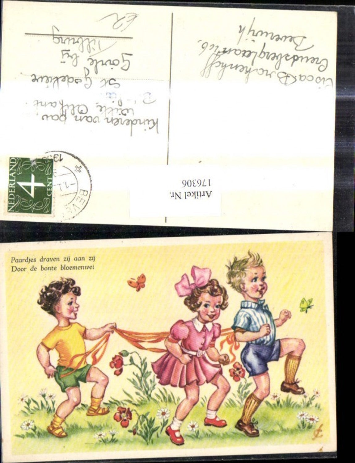 176306,Künstler Ak Kinder spielen a. Wiese Schleife Band Blumen Schmetterling