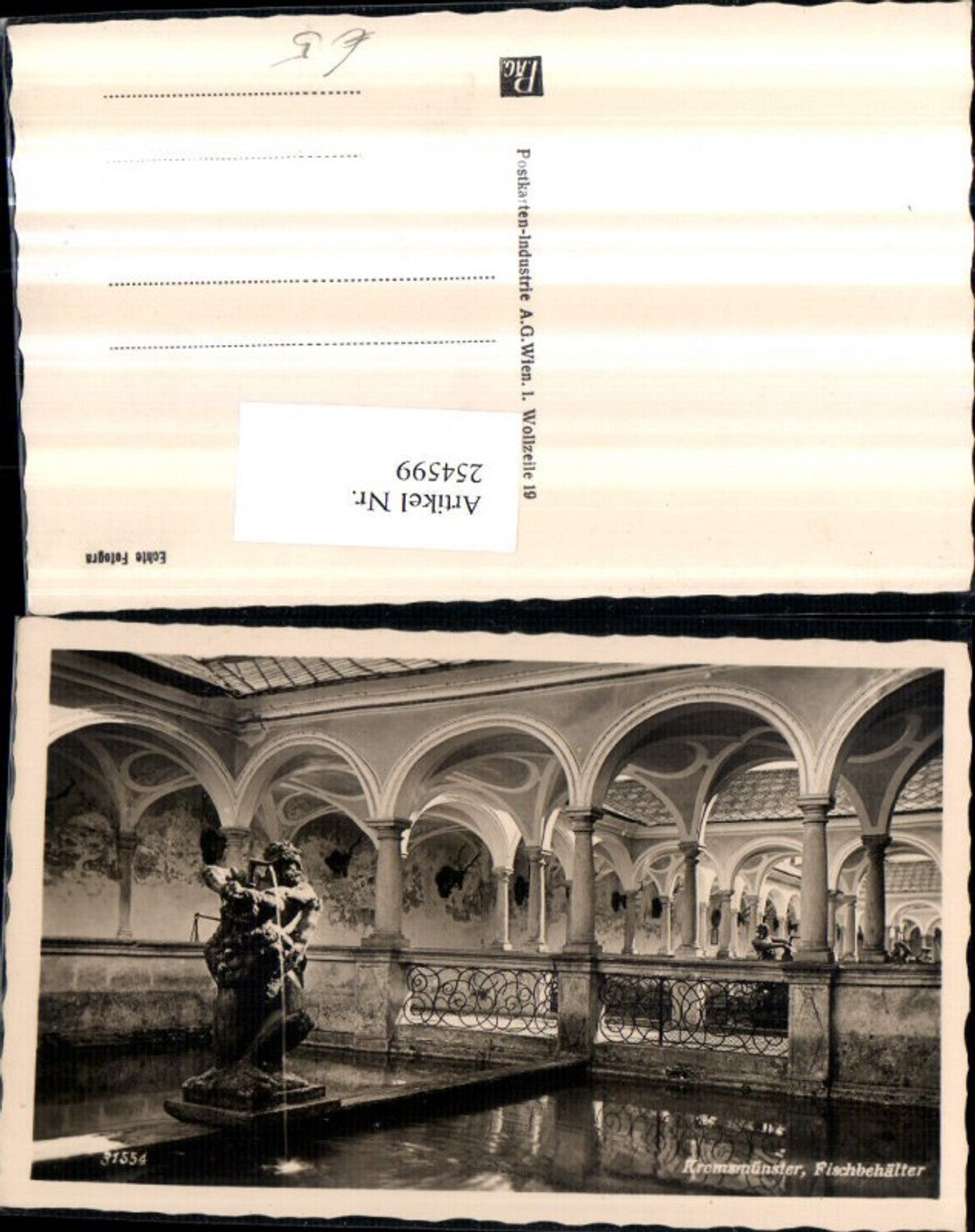 254599,Kremsmünster Stift Fischbehälter Arkaden