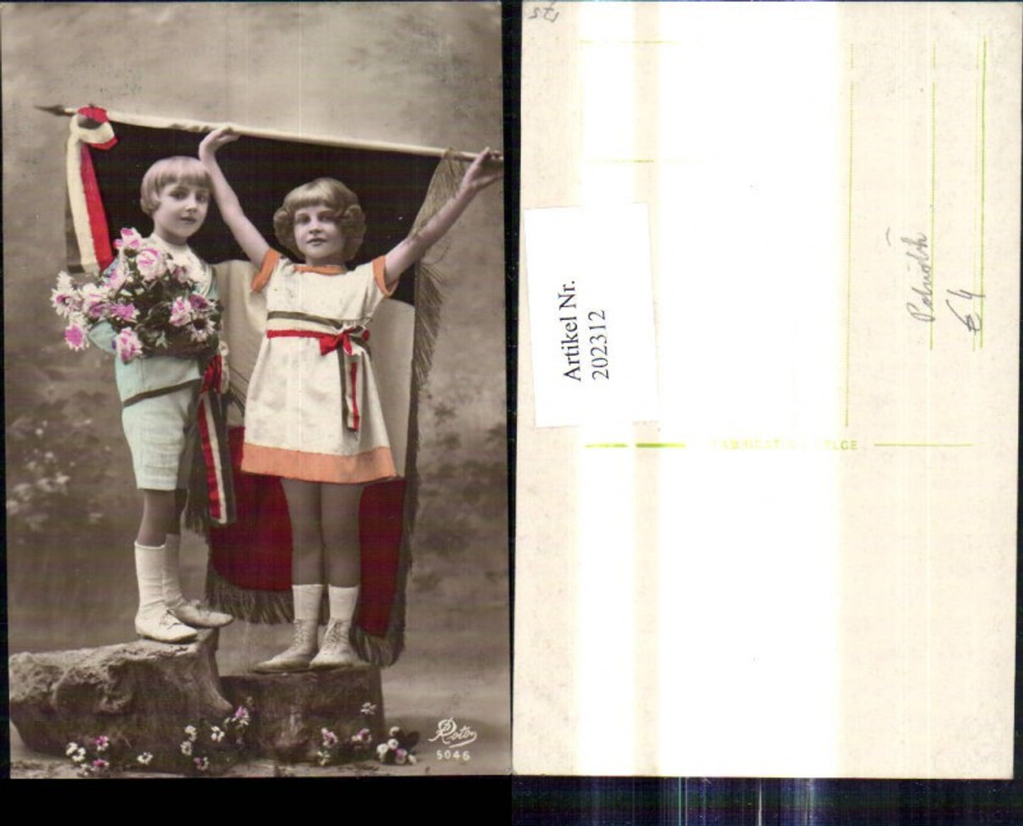 202312,Kinder m. Fahne Patriotik Blumen Strauß