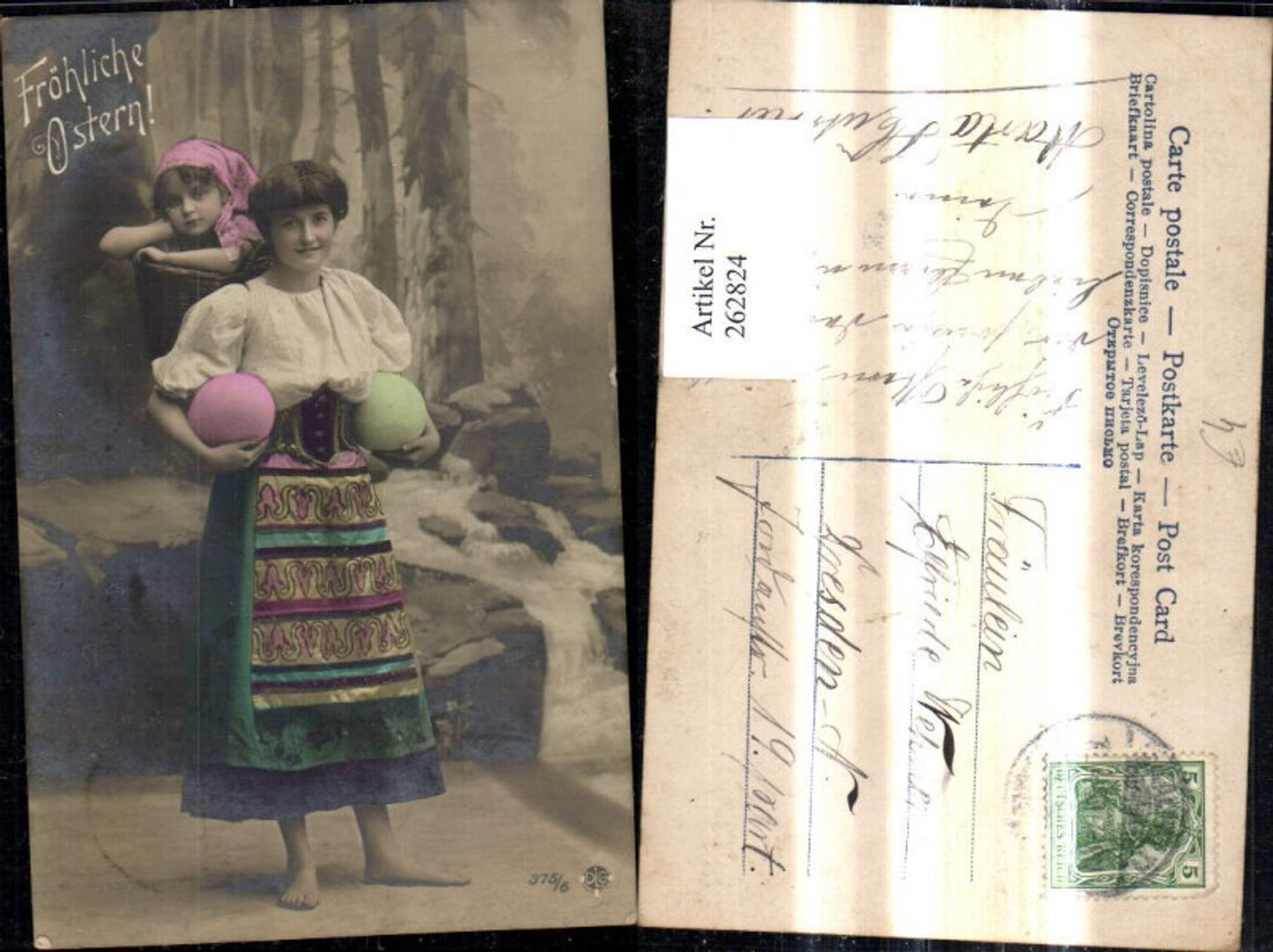 262824,Foto Ak Frau m. Kind Mädchen i. Rückenkorb Ostereier Eier Ostern