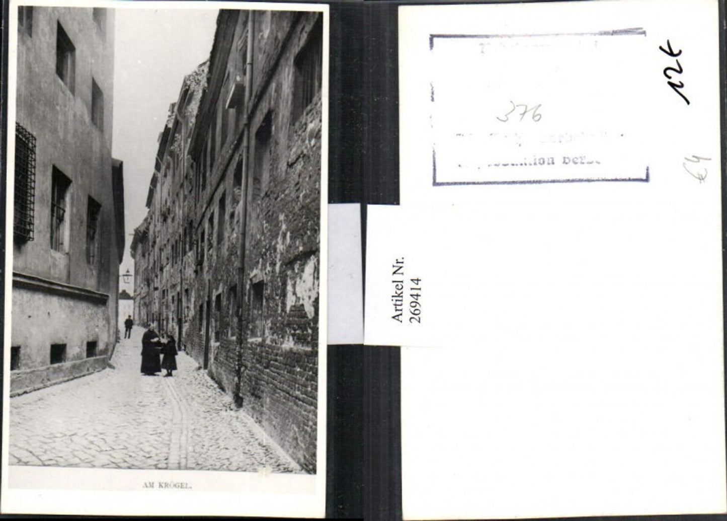 269414,Berlin Foto AK Am Krögel Straßenansicht Frau mit Kind